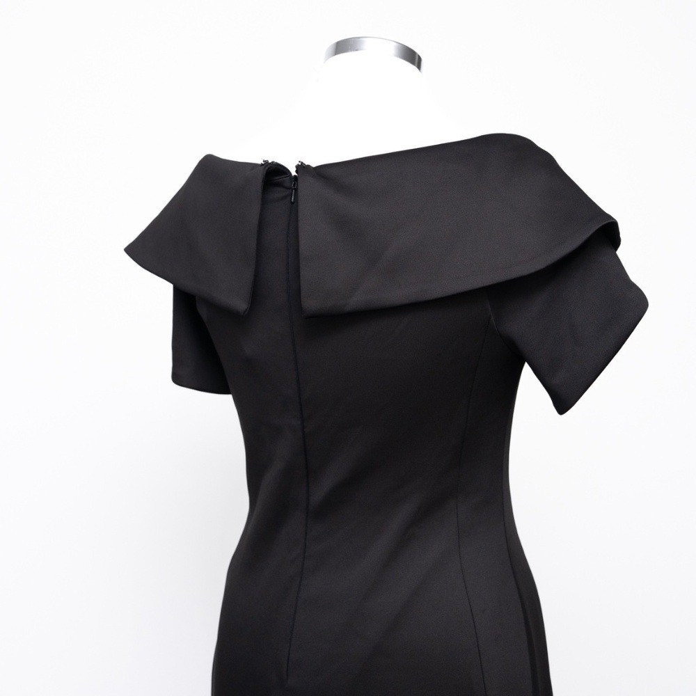 Black Halo. Fiori Black Stretch Gown.