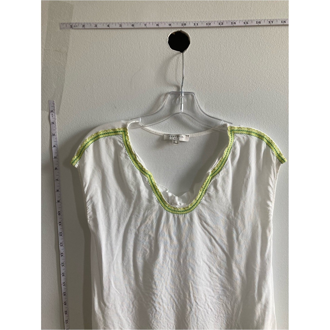 Cortefiel Medium Minimal Boho Lime Accent Top Fluid Eclectic Casual Blouse