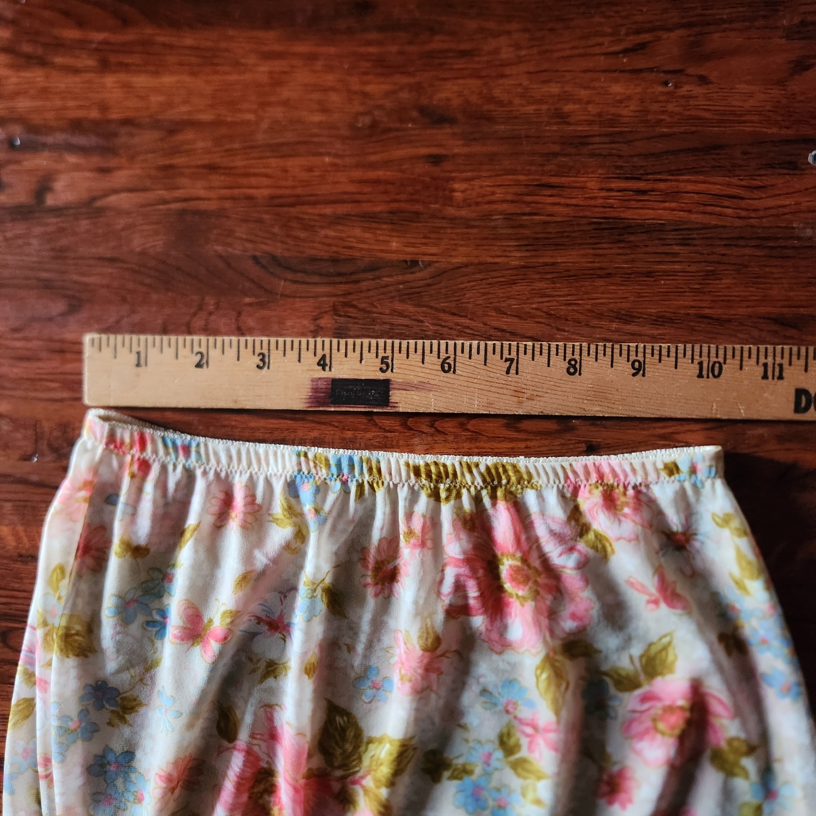 Vintage Hollywood Vassarette Floral Half Slip Size Small Petite Crepelon