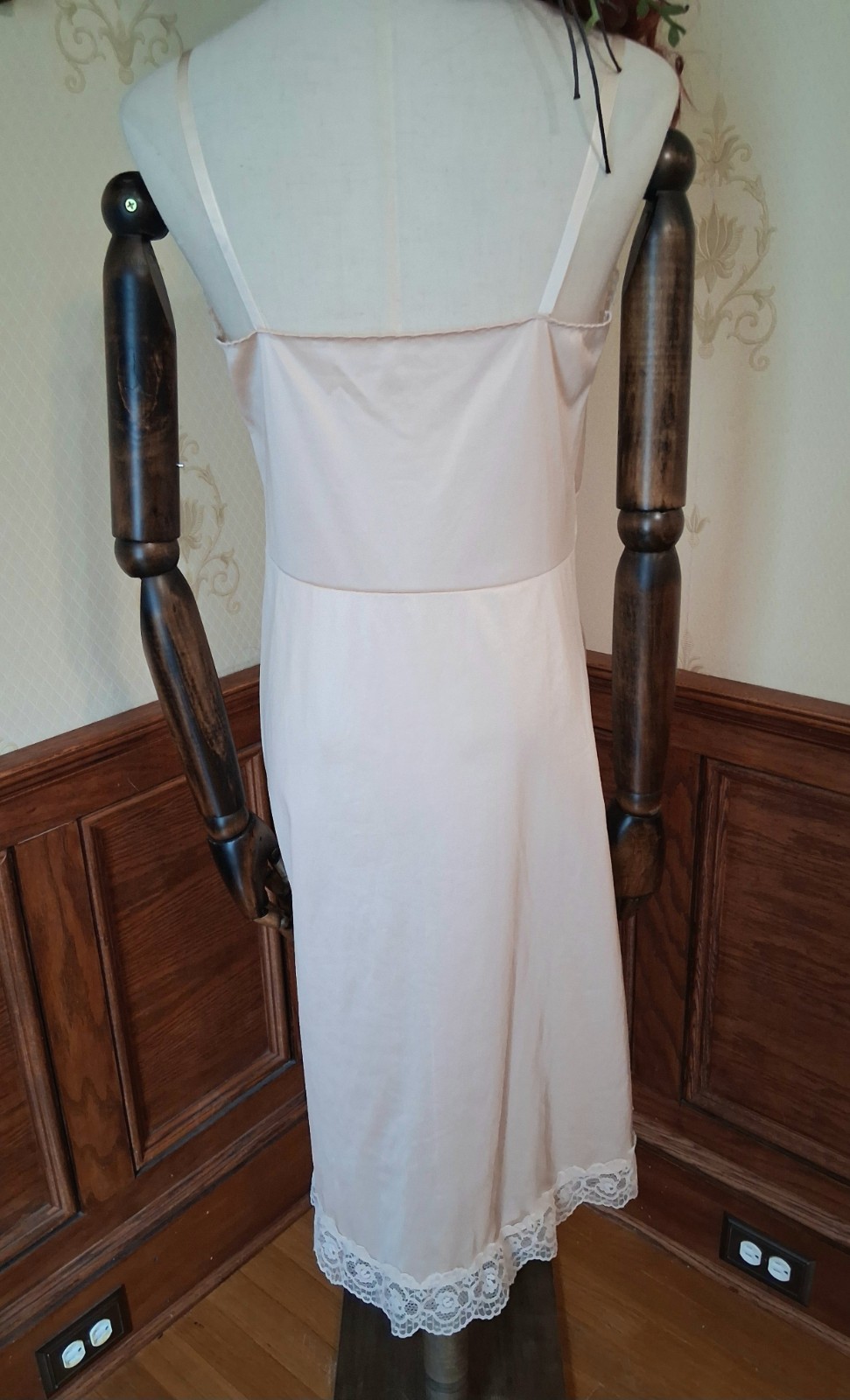 Vintage 1970s 1980s Sliperfection Beige Lacy Cottagecore Balletcore Slip Dress