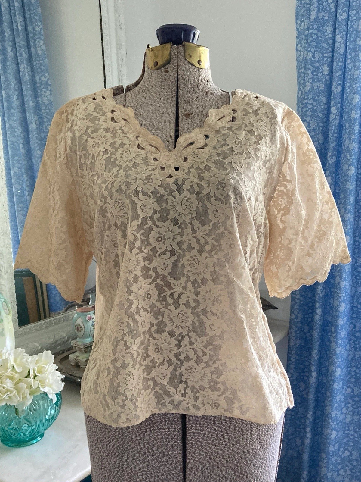 Vintage Ecru Chantilly Lace Party Blouse Top Cocktail Side Metal Zipper 40 Bust