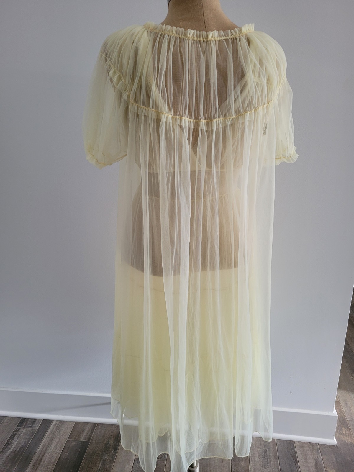 Vintage Amourelle Peignoir Set Babydoll Sheer Yellow Chiffon Nightgown Robe S