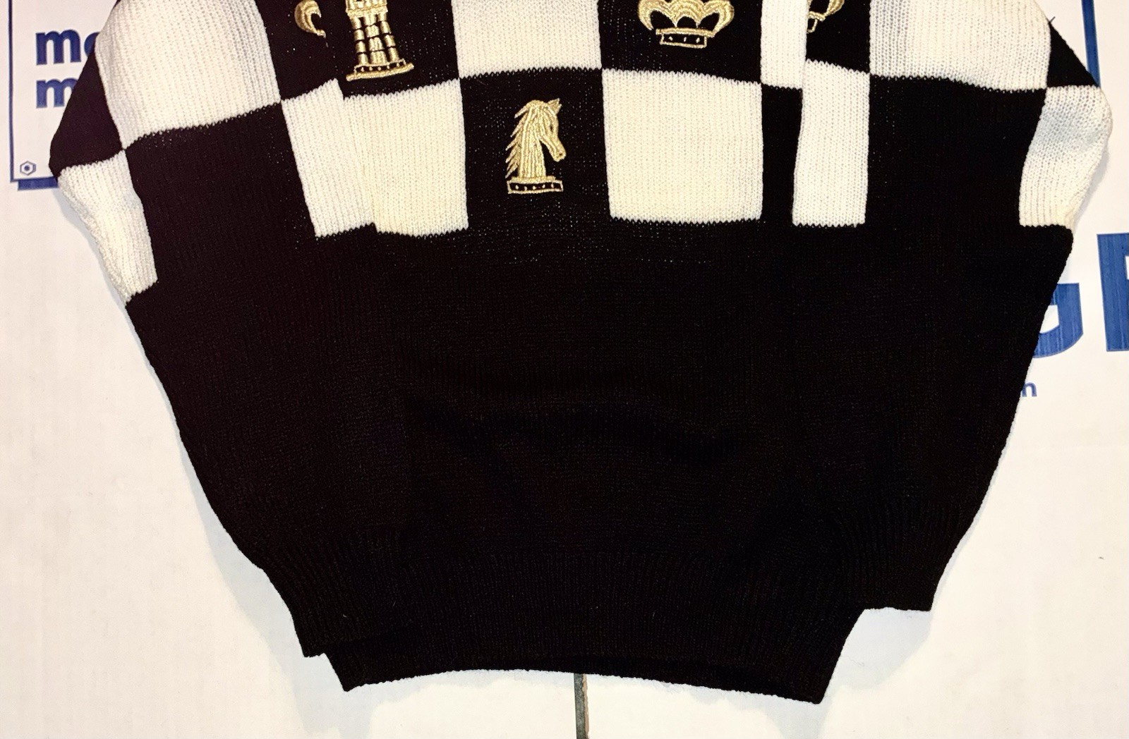 ANN WI VINTAGE 1980S CHESS THEMED BLACK WHITE & GOLD EMBROIDERED WOMENS SWEATER