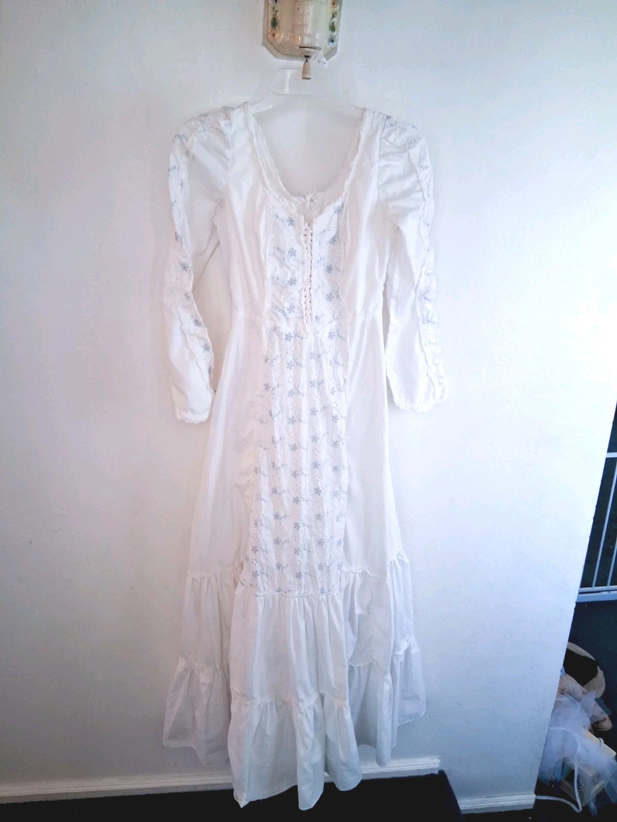 Vintage 70s Prairie Lace Up Embroidered Gunne Sax Dress Size 5 See Measurements
