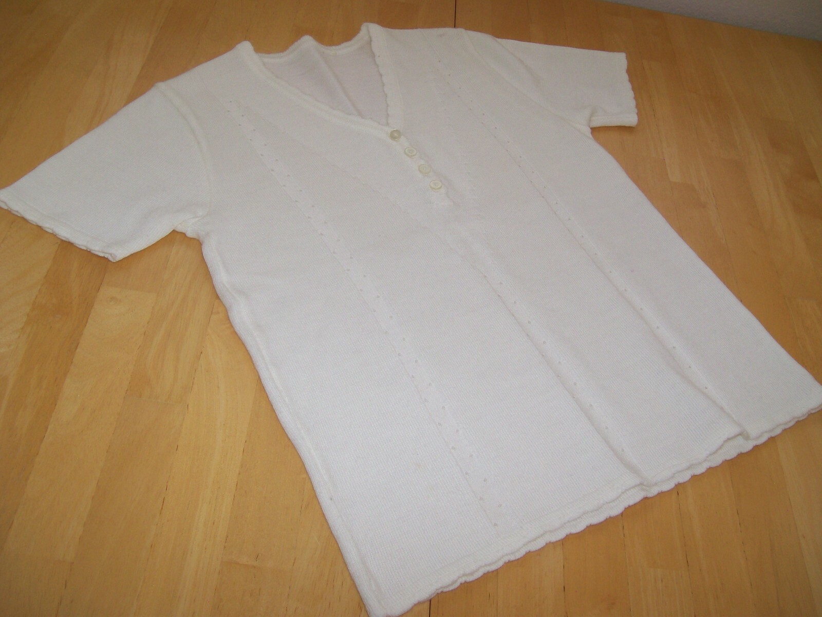True Vintage 1980’s Ivory Button Collar Lightweight Knit Sweater Small VTG