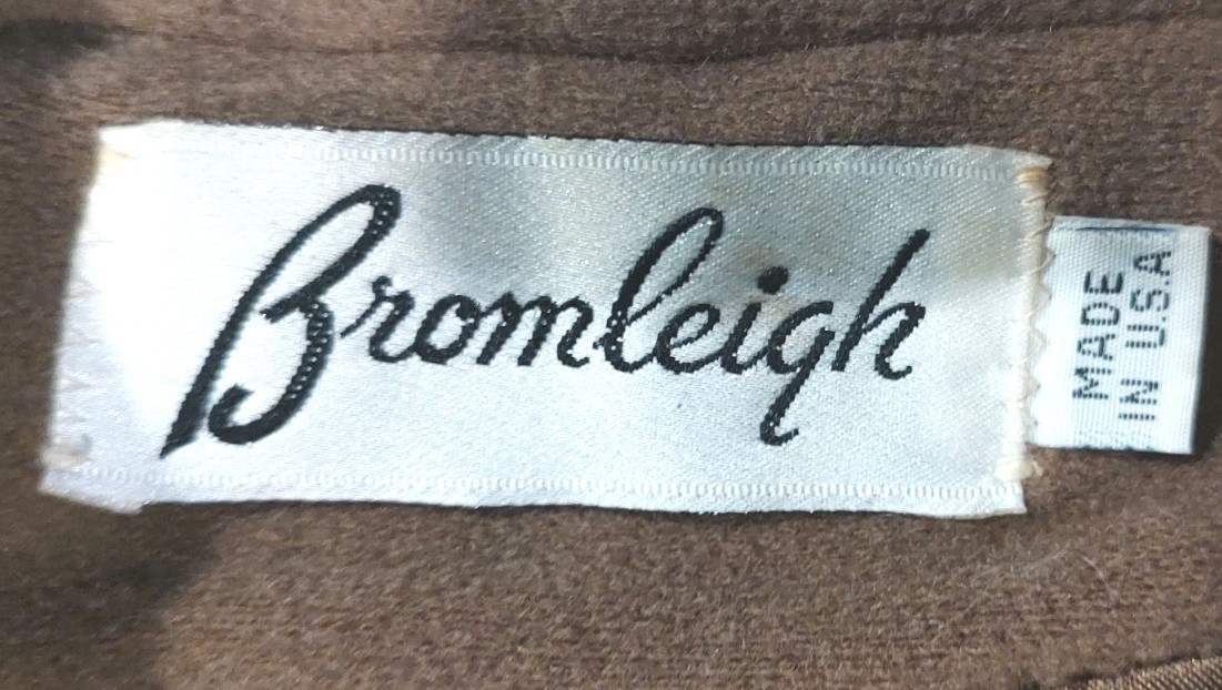 Vintage Bromleigh – Long Soft Sueded Lined Coat in Camel – Women’s Size L/XL