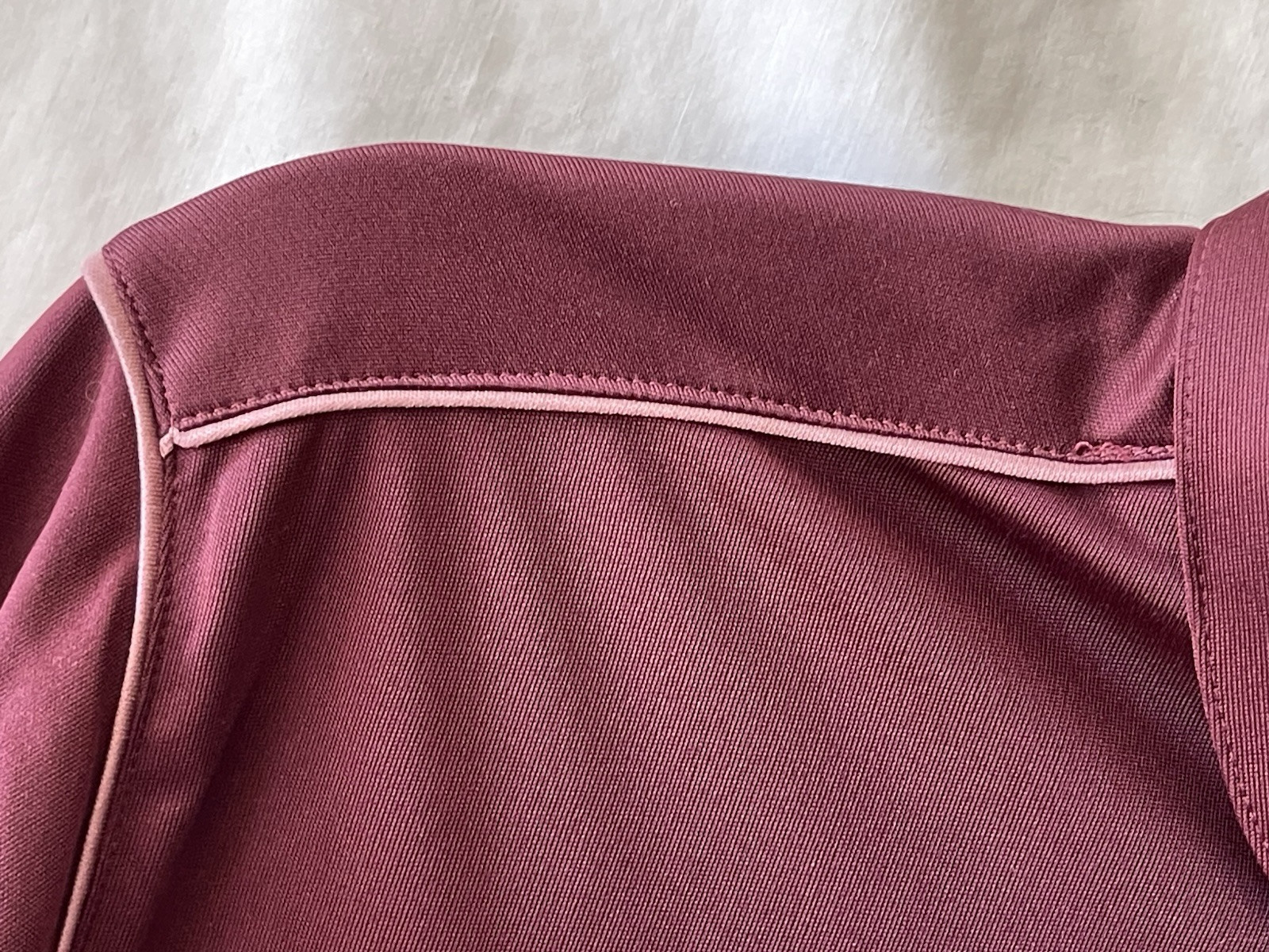 VINTAGE 70’s, AMY BARR, WOMEN’S L POLYESTER BURGUNDY WINE BLOUSE, EUC