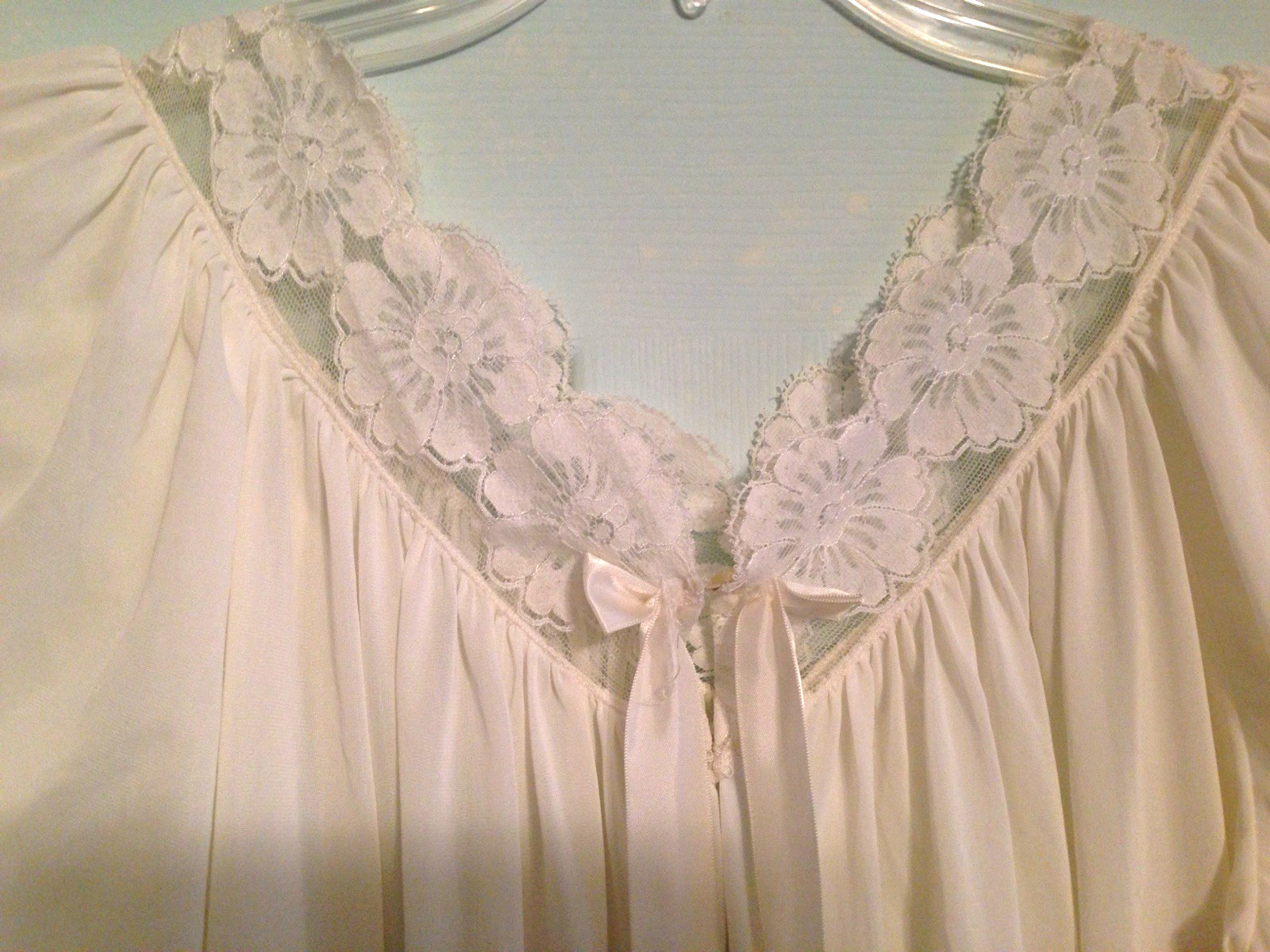 1963 SANS SOUCI White Peignoir Robe Double Chiffon Sleeves Lace Cuff Tie Front-S