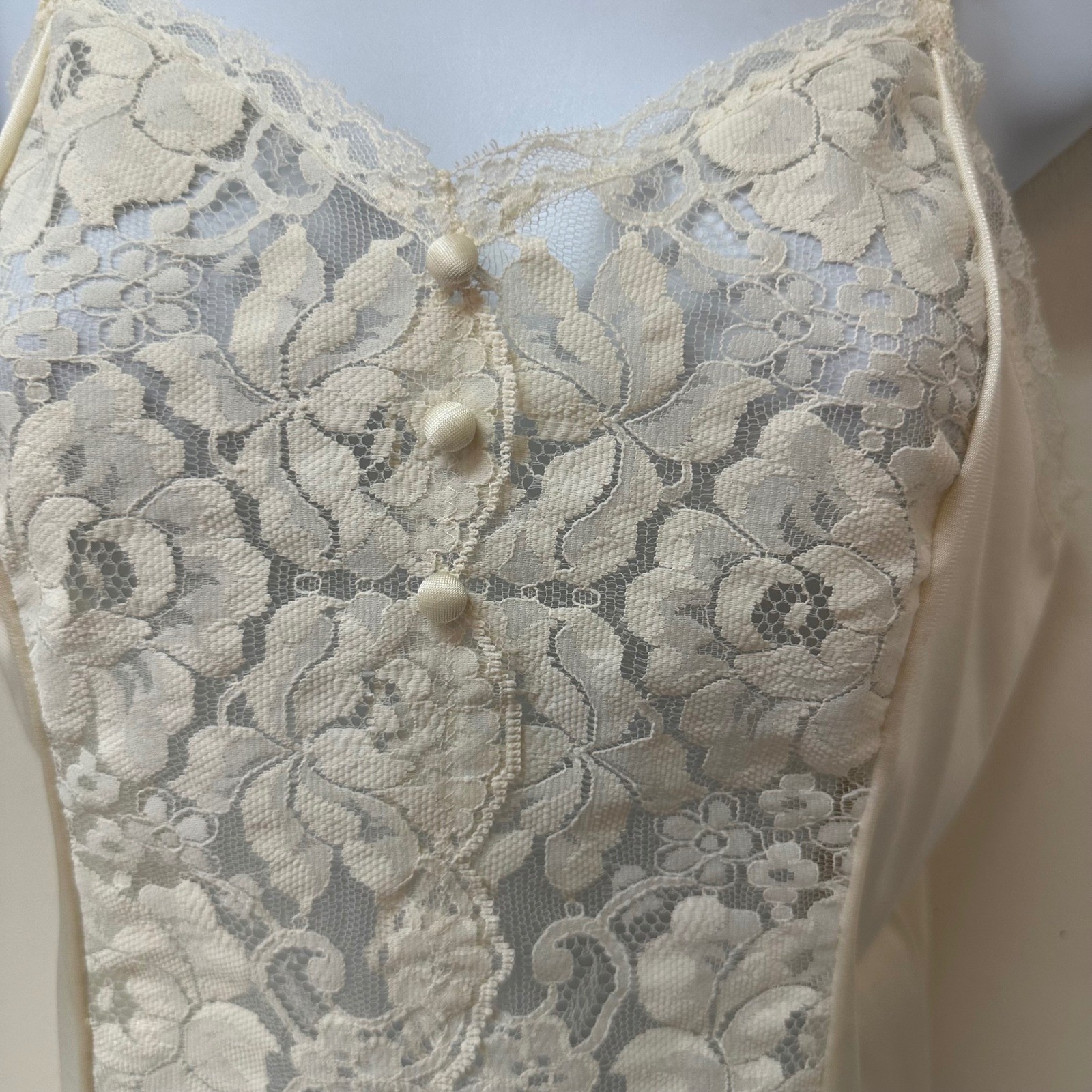 Vtg Sabrina Ivory Lace Camisole Top Antron III Nylon Adjustable Straps Size 36