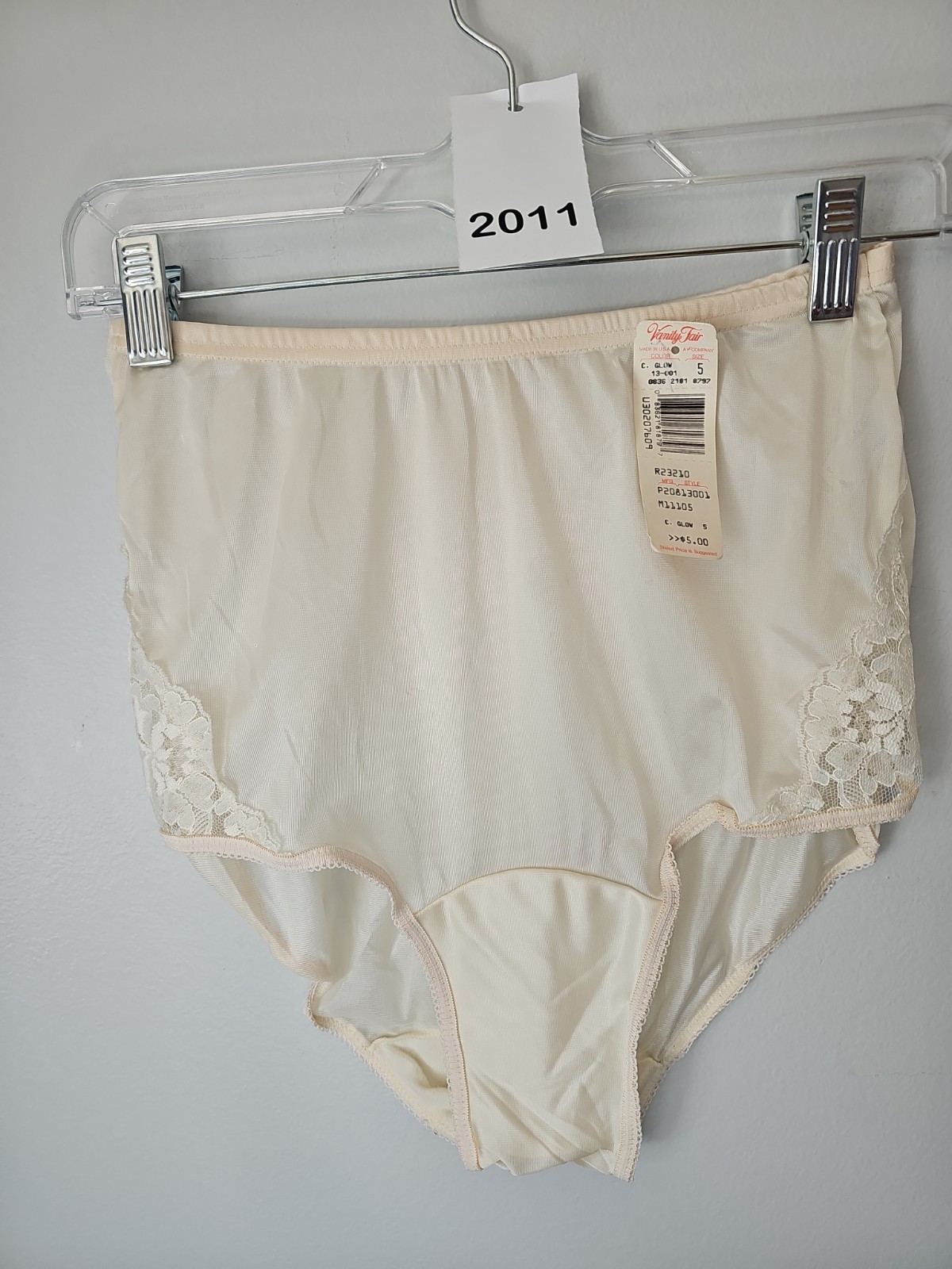 Vanity Fair 100% Nylon Cream Glow Panties Lace Detail Satin Finish Size 5