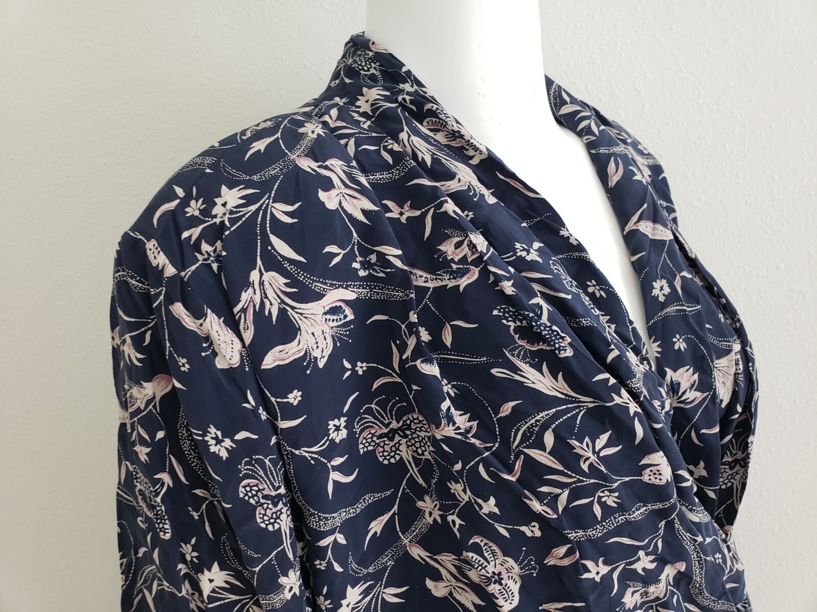Silkland Vintage Size 10 Crossover Silk Blouse Blue White Floral Long Sleeve NWT