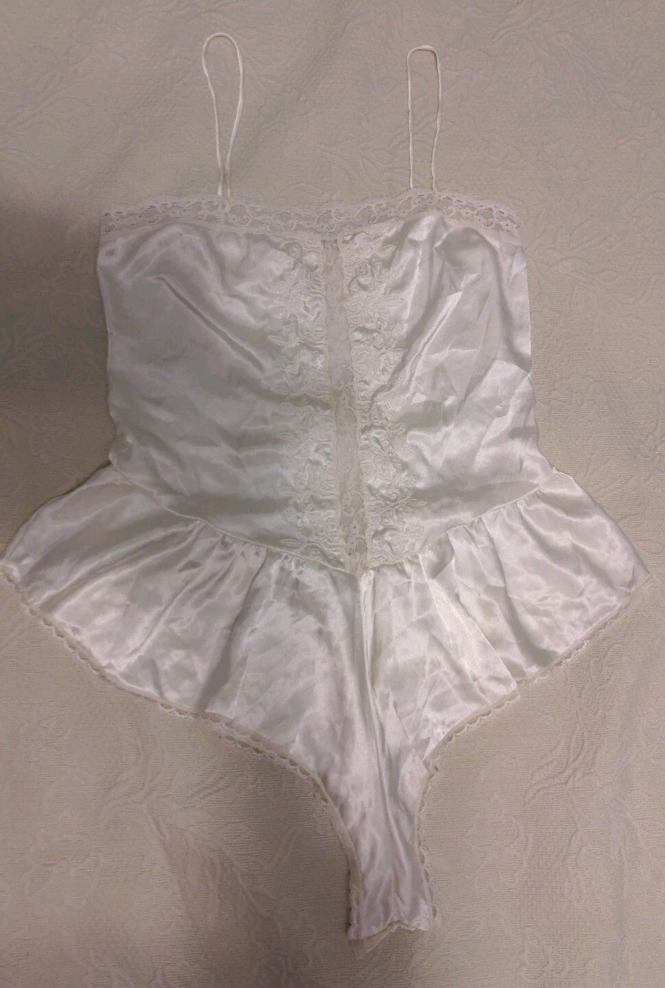 VTG 40s Teddy Playsuit Romper Satin Silky Oily Flutter Leg White Bridal MEDIUM