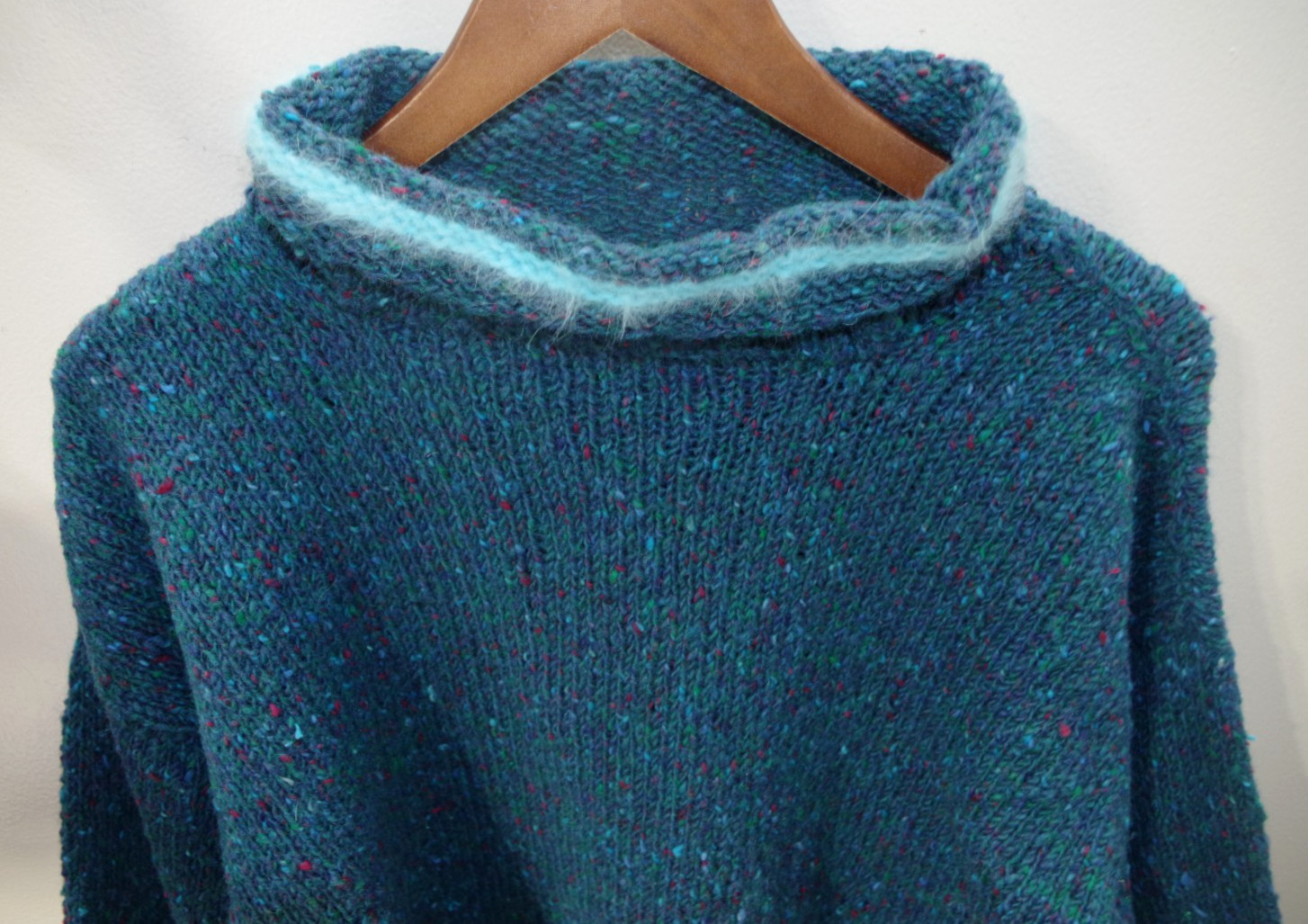 Y1 Vintage Wool Tweed Angora Trim Handknit Sweater Pullover Turquoise Multicolor
