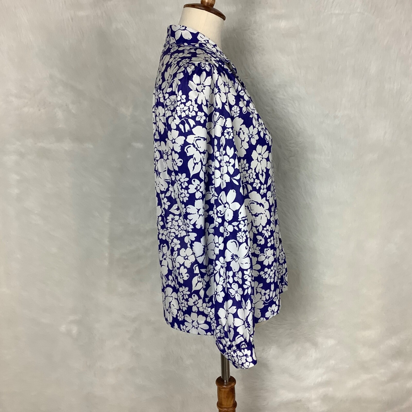 Vintage 70s Graff Californiawear Blue Floral Scalloped Collar Button Up Top