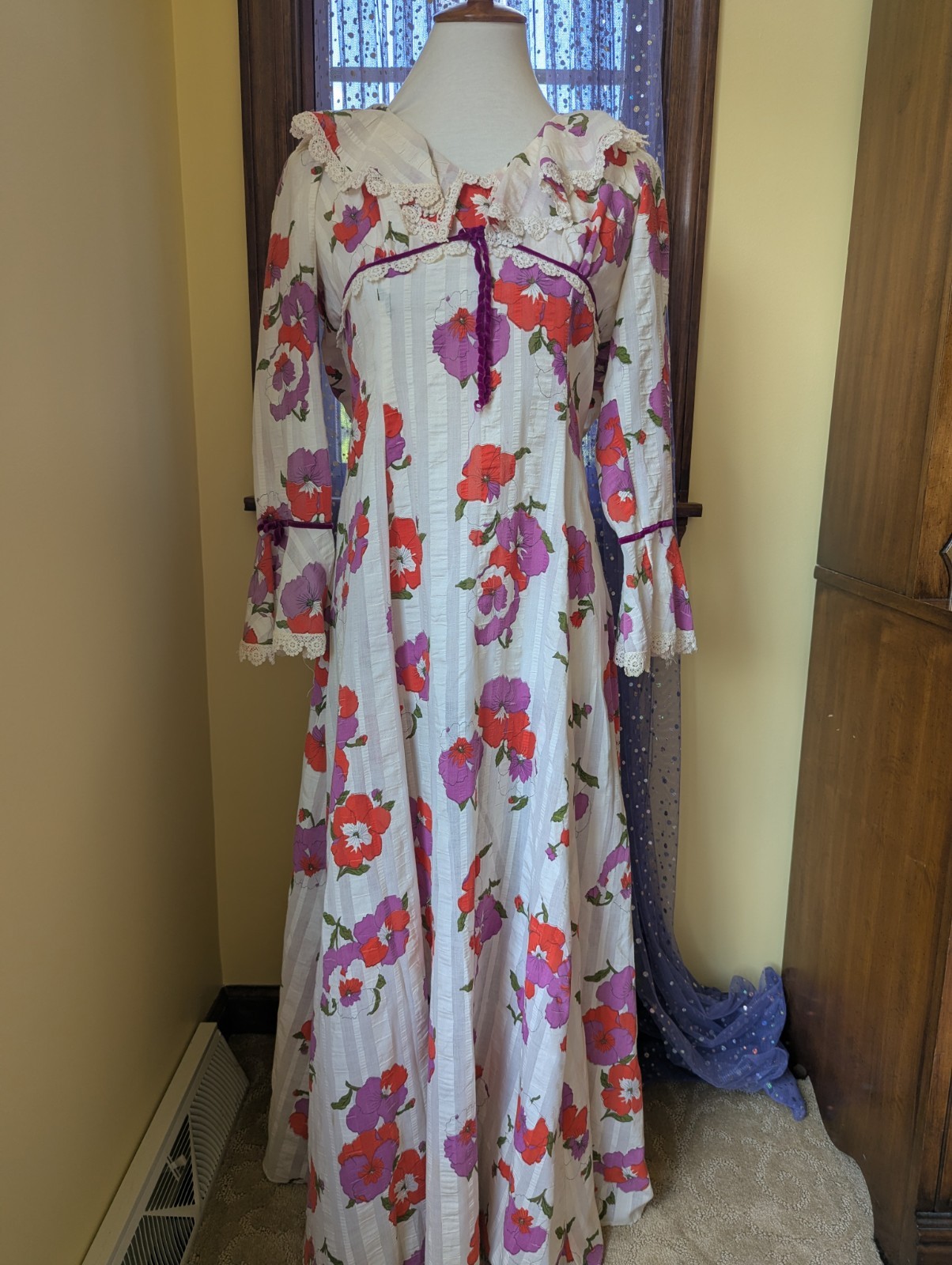 Vintage 70’s Bohemian Hippie Ruffles Purple Floral Prairie Maxi Dress Sz XXS/XS