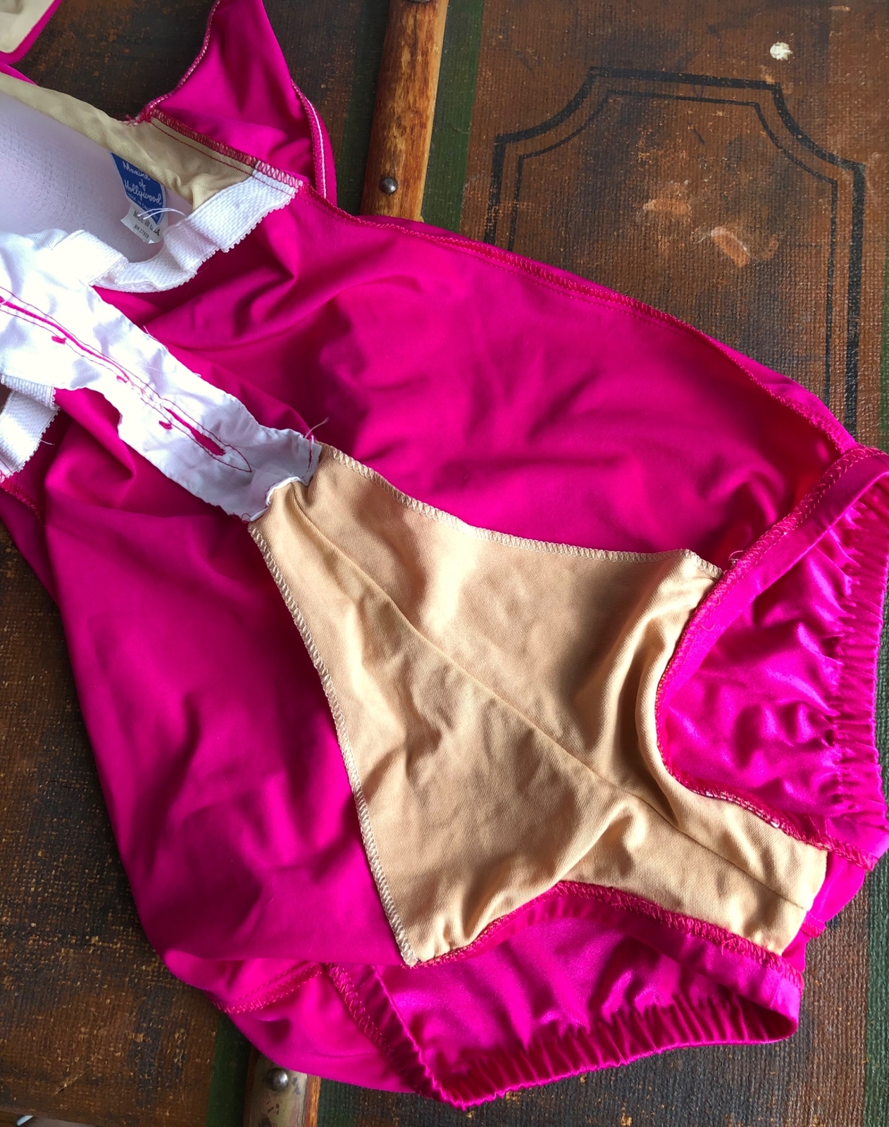 VTG MAXINE HOLLYWOOD FUCHSIA PINK BATHING BEAUTY STRUCTURED SWIM SUIT USA 12 GUC
