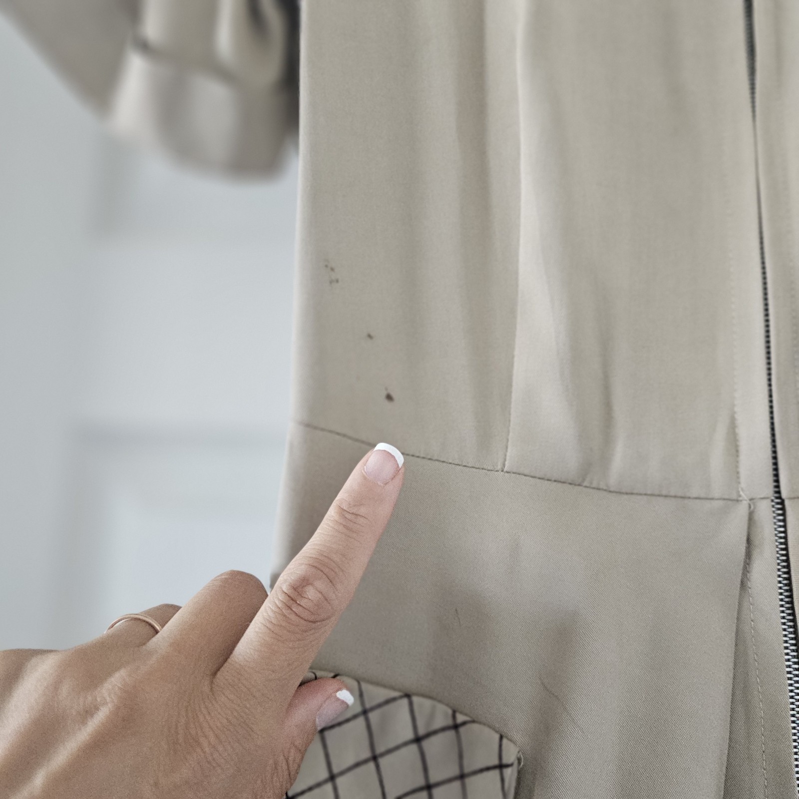 1940s Vintage Tan Dressing Gown Day Dress Zipper Keyhole Oversized Pockets #35