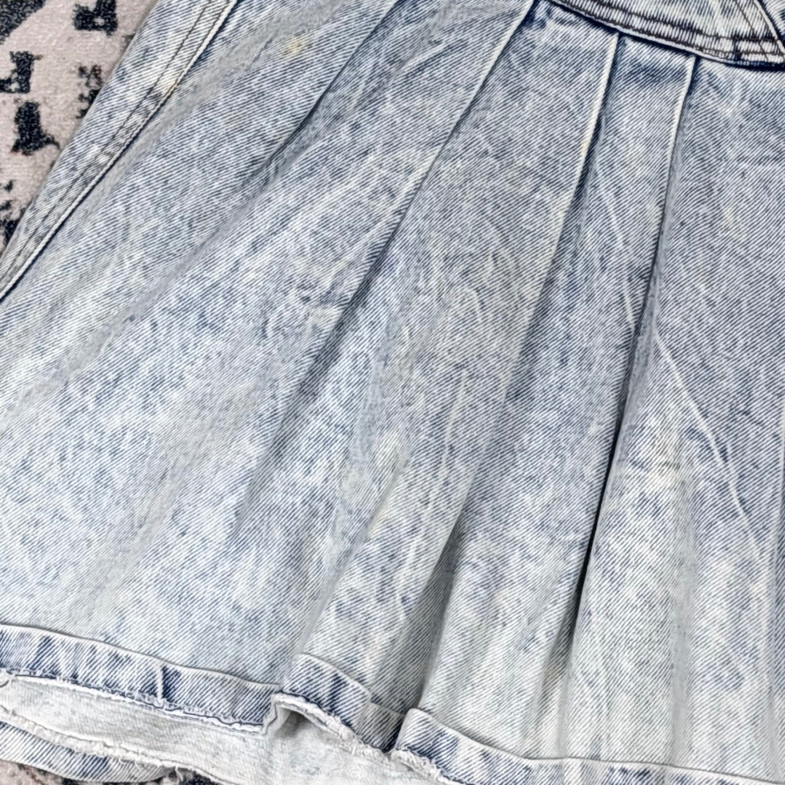 80s 90s Acid Wash Denim Skirt Light Wash Pleated High Waist Vintage Retro Women