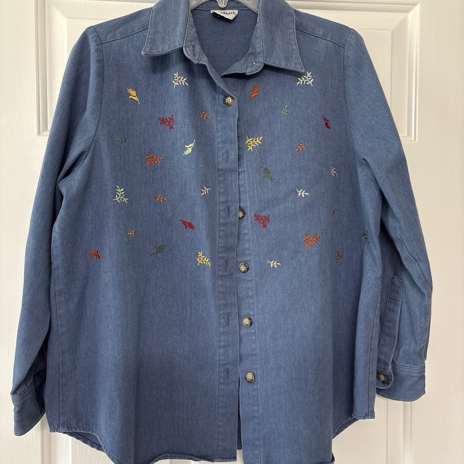 Vintage Bon Worth Woman’s Embroidered Denim Long Sleeve Button Up Shirt M Petite