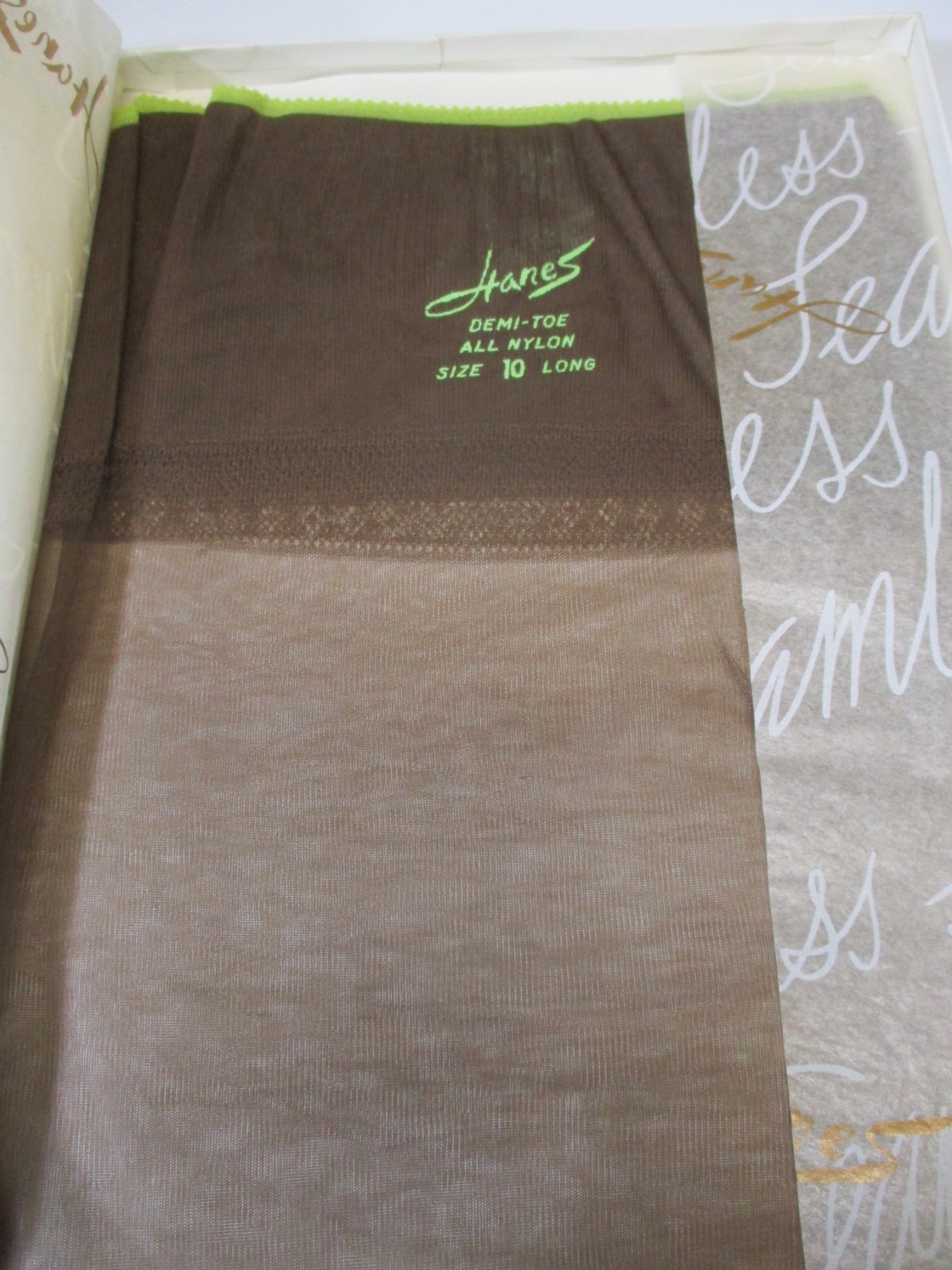 1PR VINTAGE HANES 615 RT SHEER HEEL NYLON STOCKINGS SIZE 10 LONG GENTLE BROWN