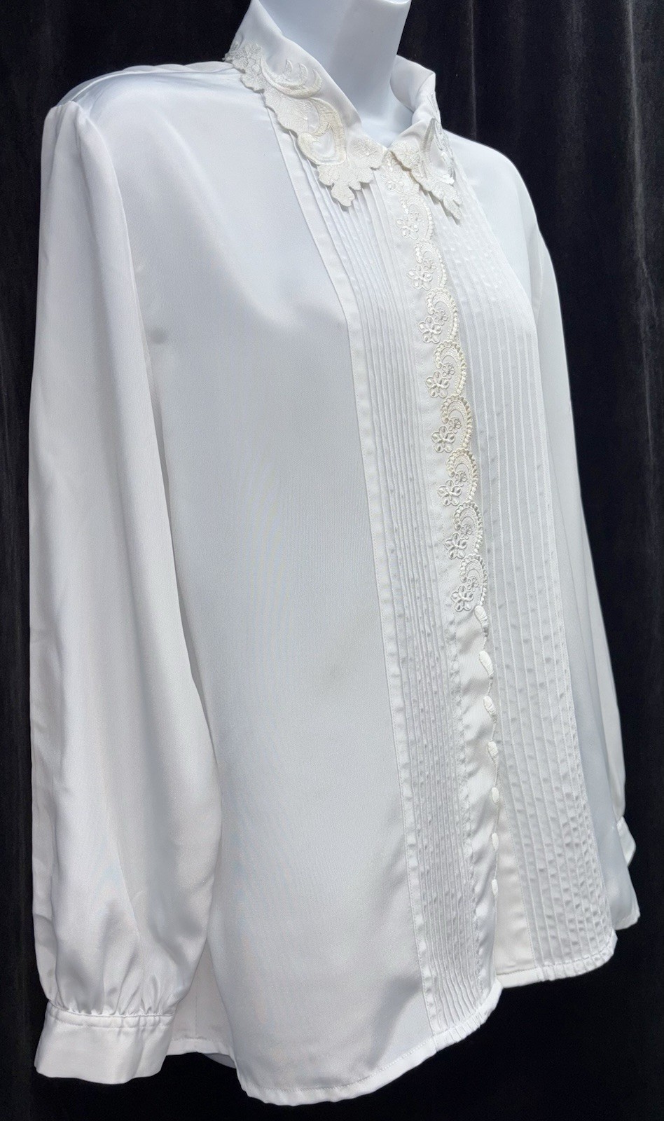 VTG Mariani Women Size 14 Button Up Embroidered Collar Long Sleeve Top Pin Tuck