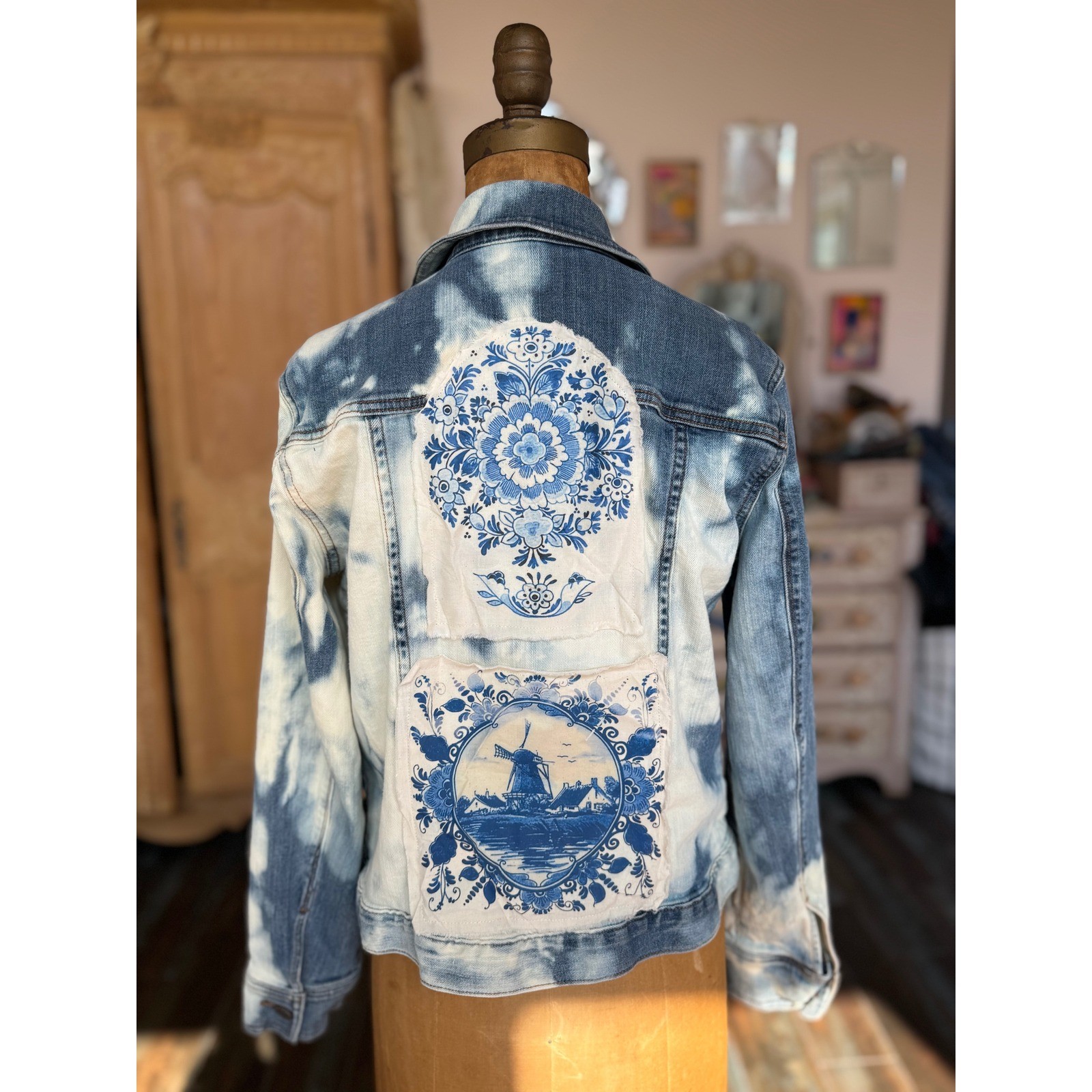 Upcycled Eddie Bauer Denim Jacket Delft Blue Patch Medium Boho
