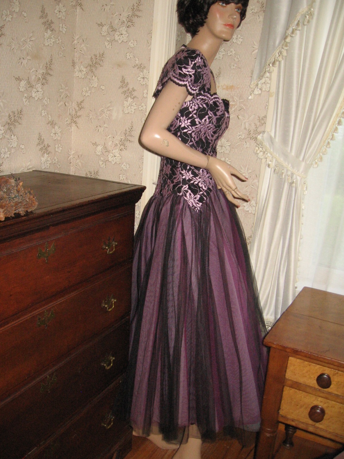 LOVELY VINTAGE 1980 BLACK/PINK BROCADE TULLE BALL GOWN