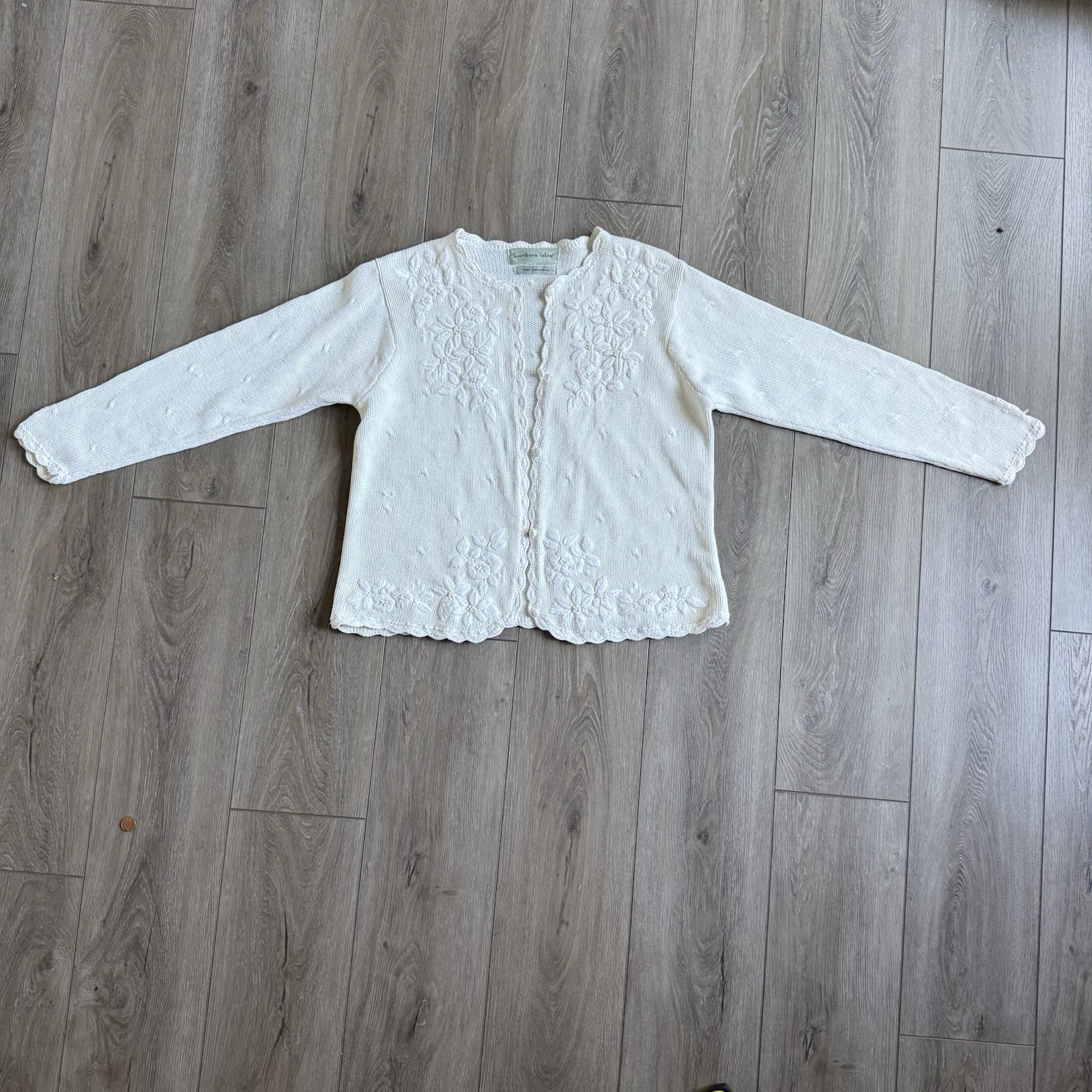 Northern Isles Womans Cardigan Small Scalloped Edge Ivory VTG Cottage Tea