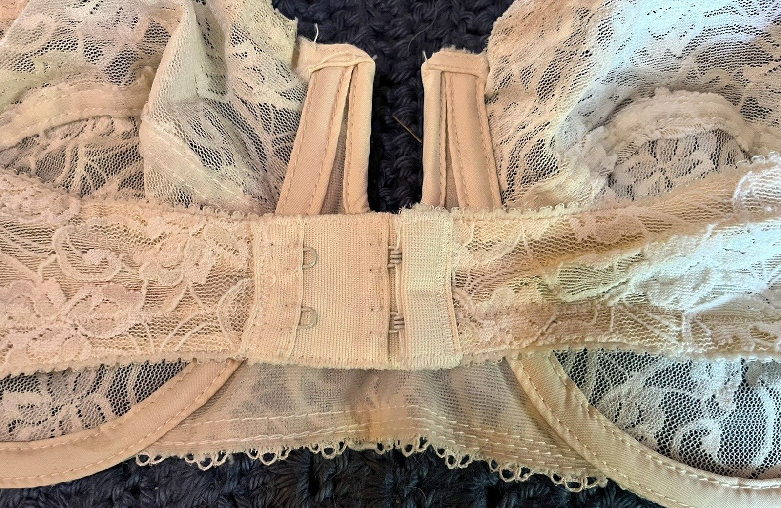 Vintage Young Smoothie #250 lace strapless bra – 38D