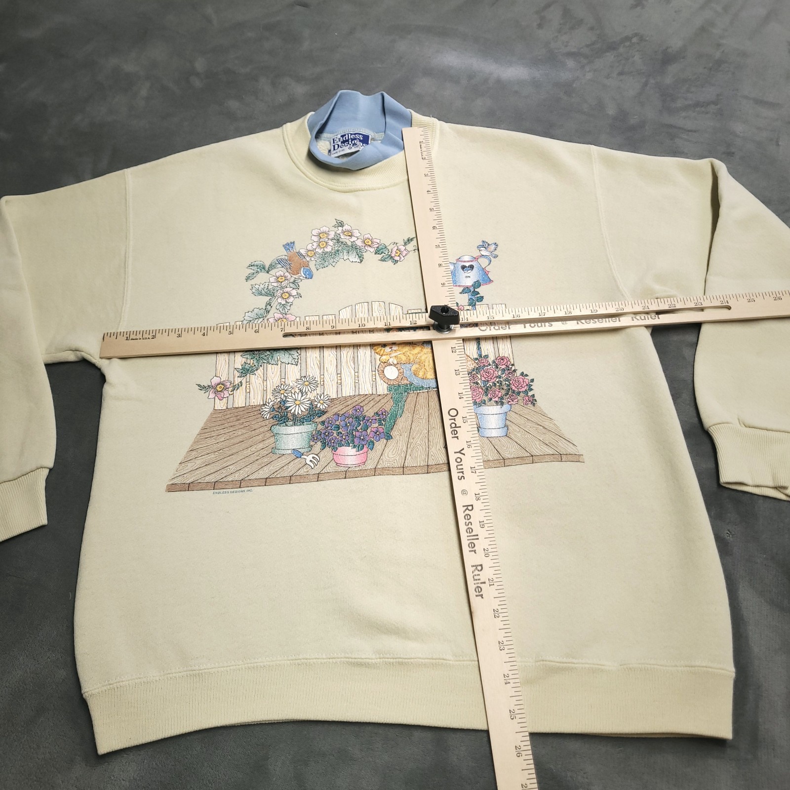 Vtg Cat Sweater Kitty Garden Teddy Bear Medium Sweatshirt Grandma Floral Flowers