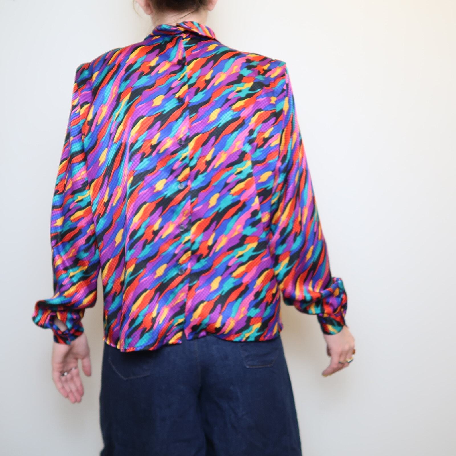 Vintage 80s/90s Notches colorful rainbow satin abstract print blouse 13
