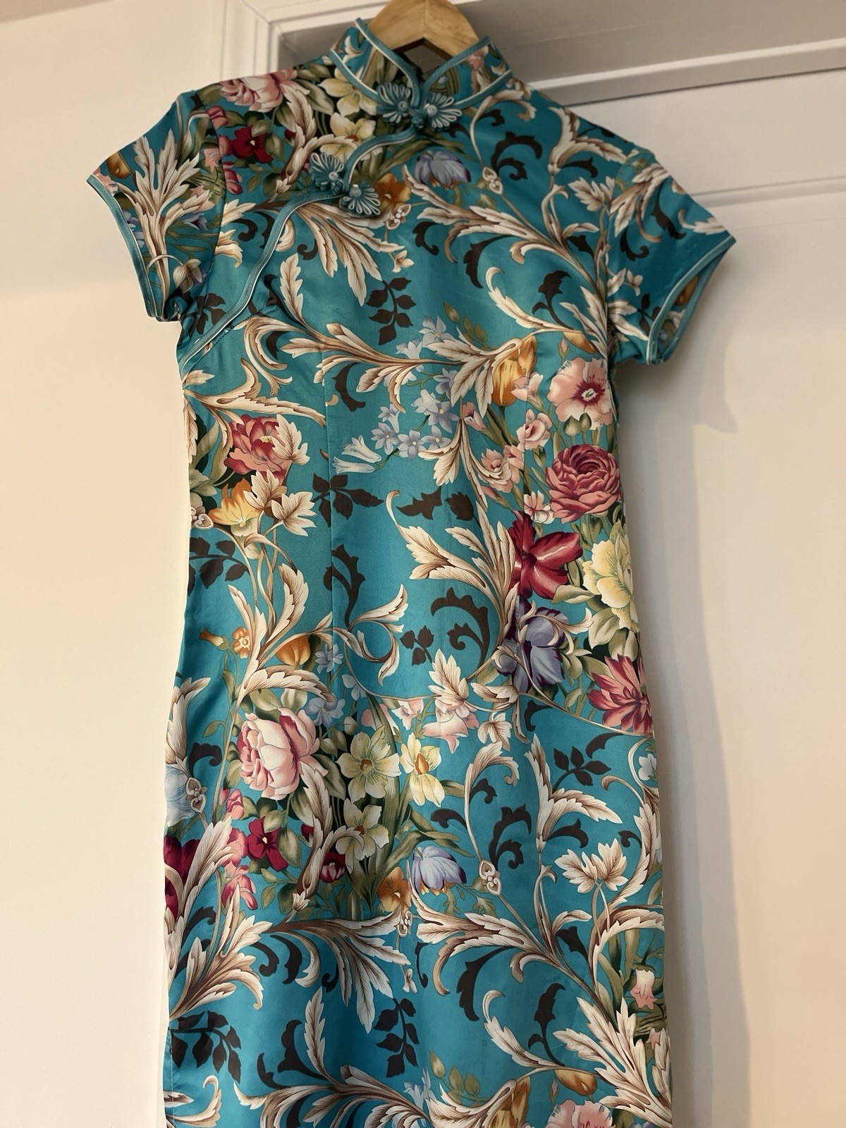 Wow true vintage blue floral qipao: Us s