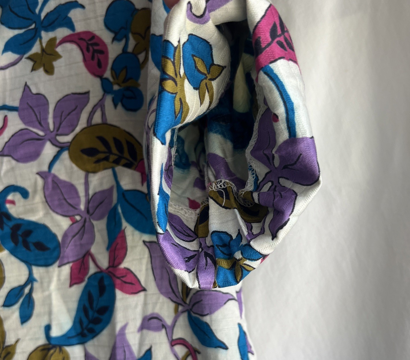 1960s Lady Van Heusen Wash N Wear Floral Paisley Button Up Blouse Size 10