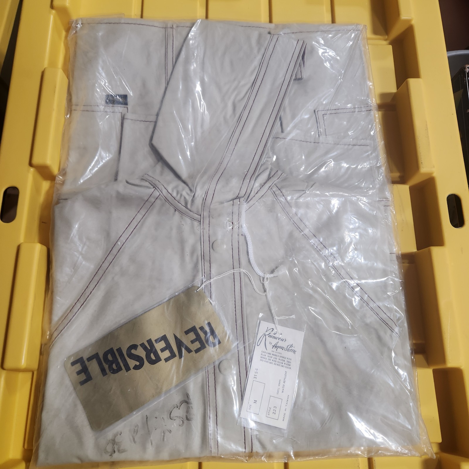 80s Aqua Sheen Tan Vinyl Rubber Raincoat Nos Size Medium Jacket H33