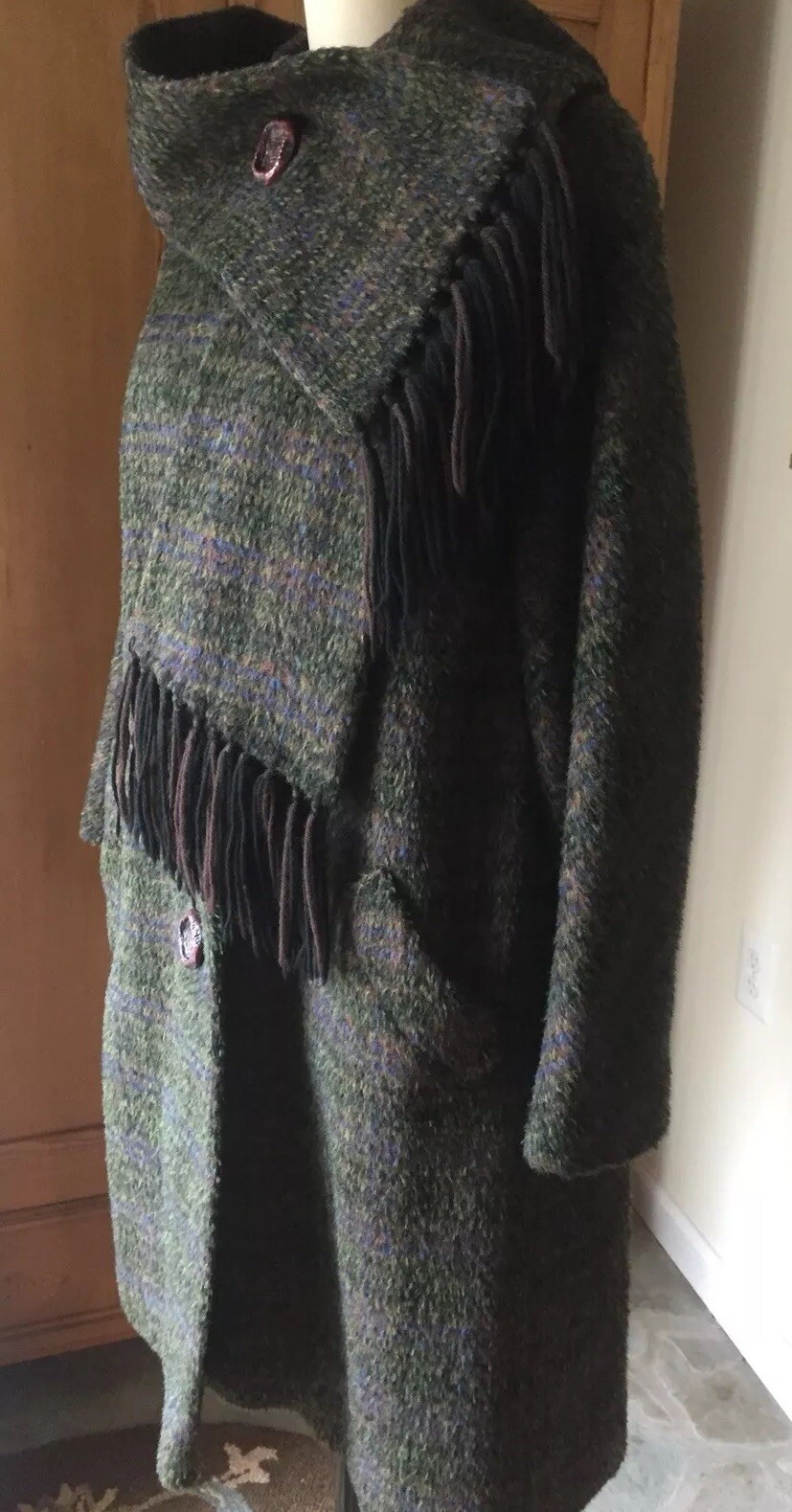 Stunning Vintage Shag Swing Coat w/ Fringe Trim Scarf Crude Buttons Bromleigh L