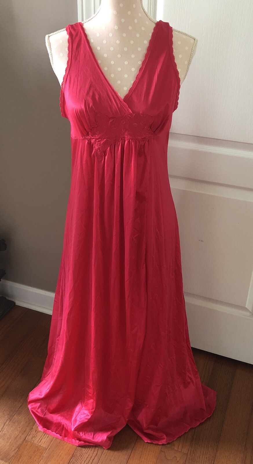Vintage 70s Vanity Fair Long Maxi Nightgown Red Nylon Made USA Women’s Small EUC