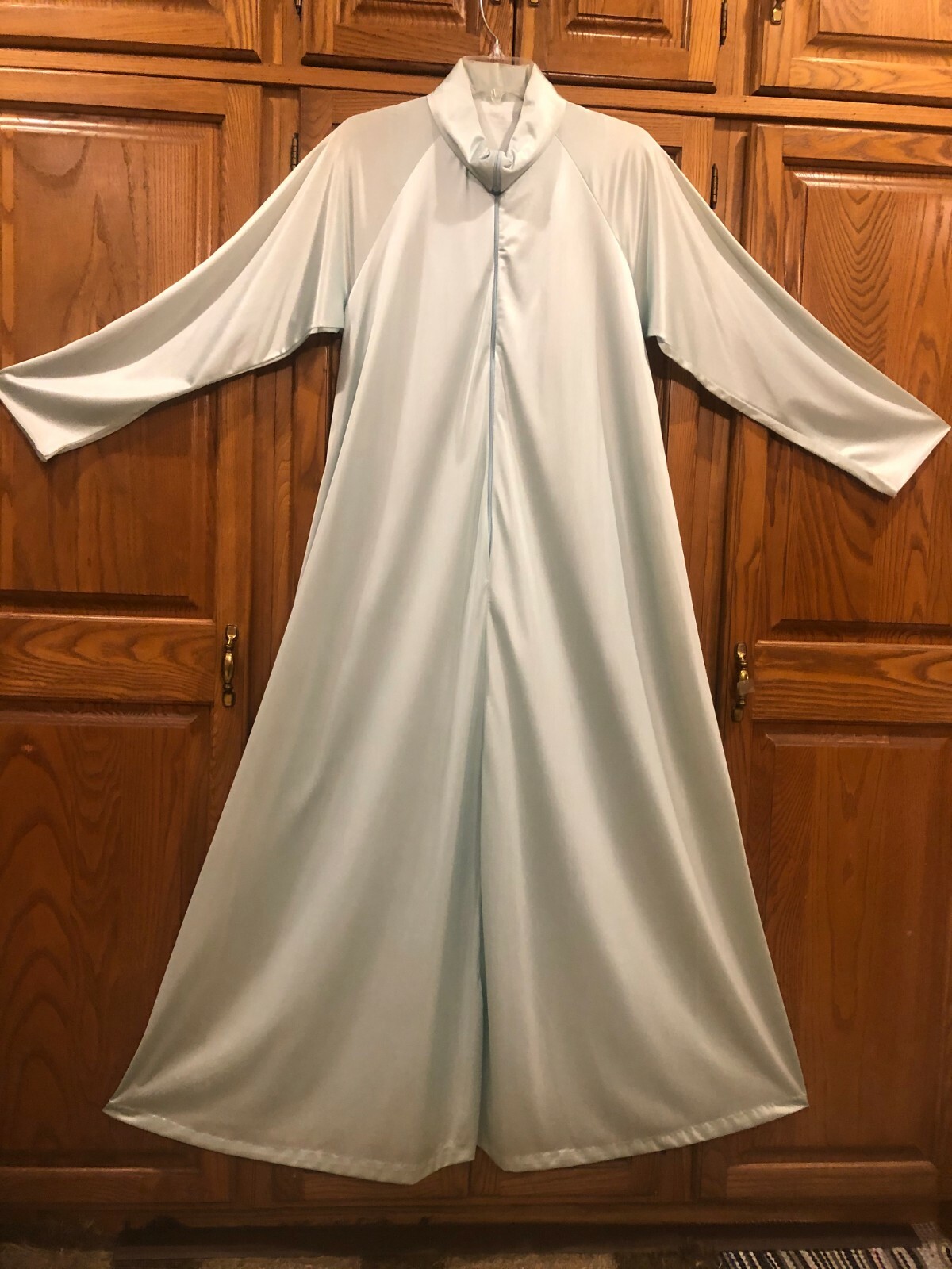 Vtg TALL ladies Val Mode mint green knit nylon high neck raglan sleeve zip robe