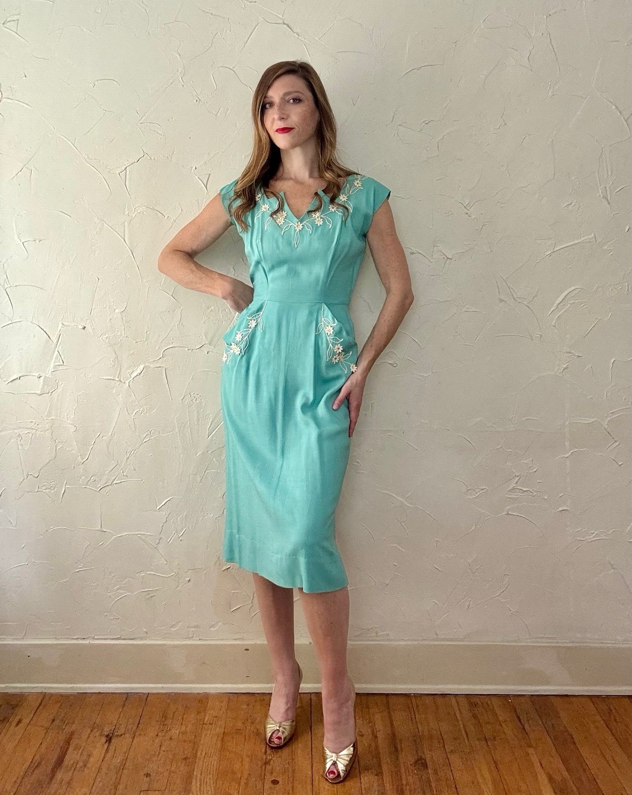 VTG 1950s Lilli Diamond Aqua Blue Jagged Neckline Atomic Floral Embroidery Linen