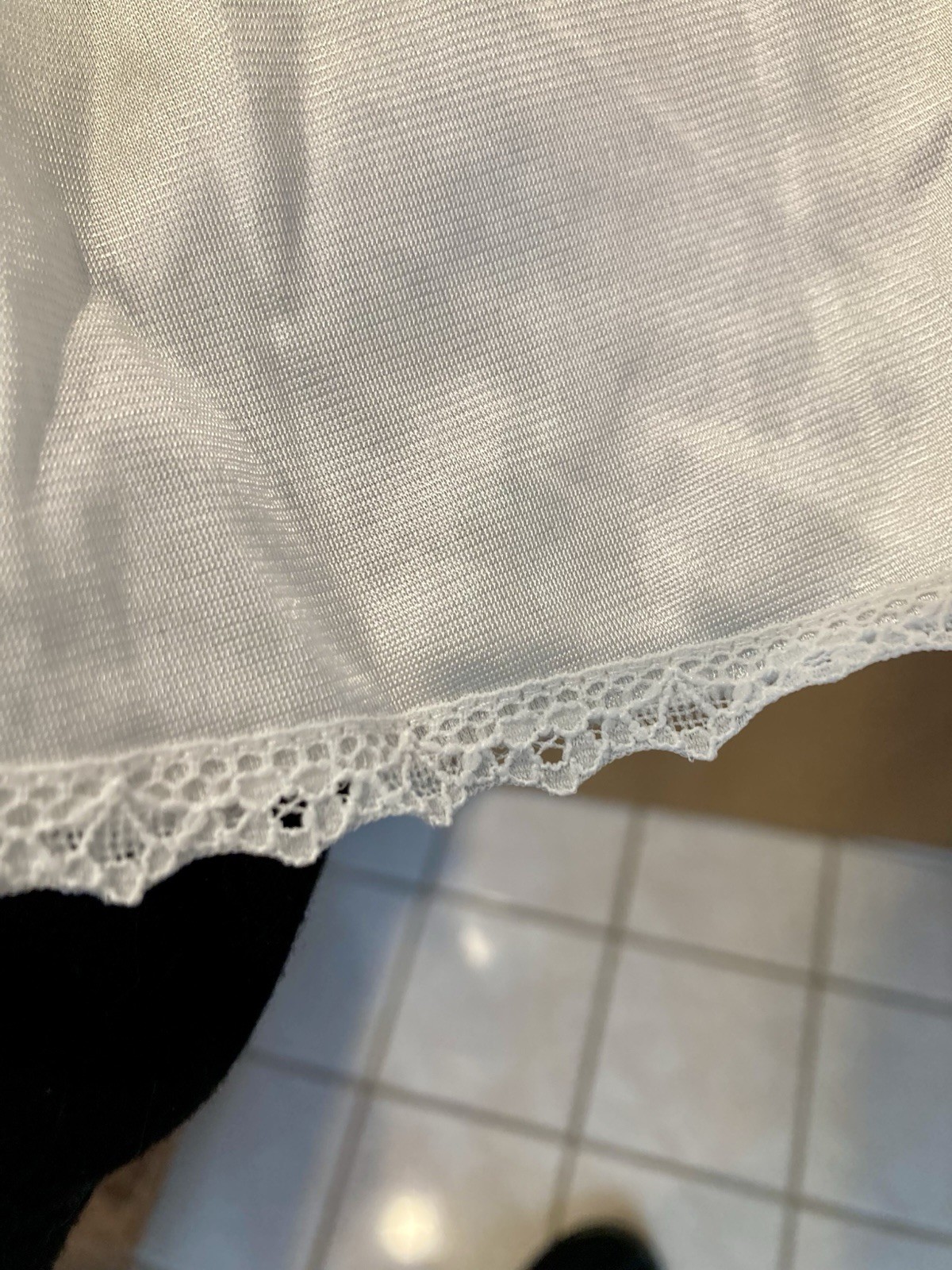 Vintage Vanity Fair White 1/2 Slip Quarter Inch Lace Trim 33/38” Waist 28” Long