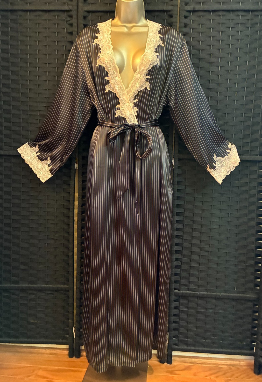 JONES NEW YORK Black PINSTRIPE ROBE Size XL PINK LACE Maxi French Maid Steampunk