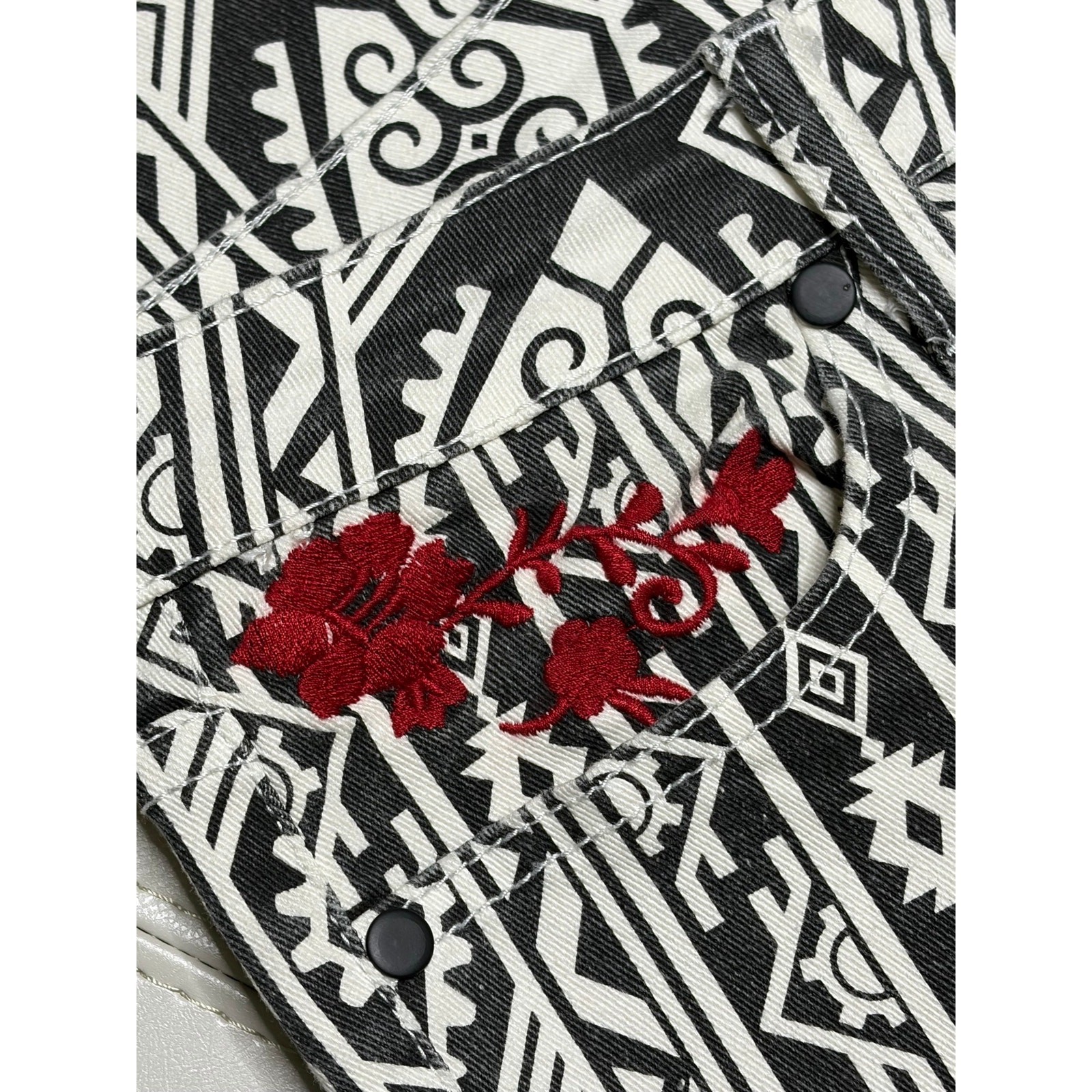 VIP LA Vintage Tribal Print Denim Jeans Red Floral Embroidery size 9/10