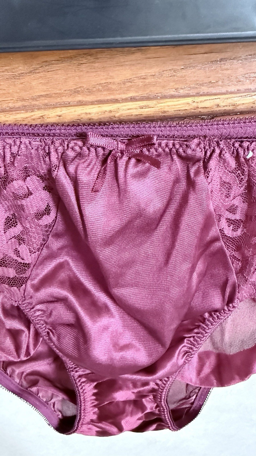 Maidenform Sweet Nothings 6 M Bikini All Antron III Nylon Shiny Satin Lace USA