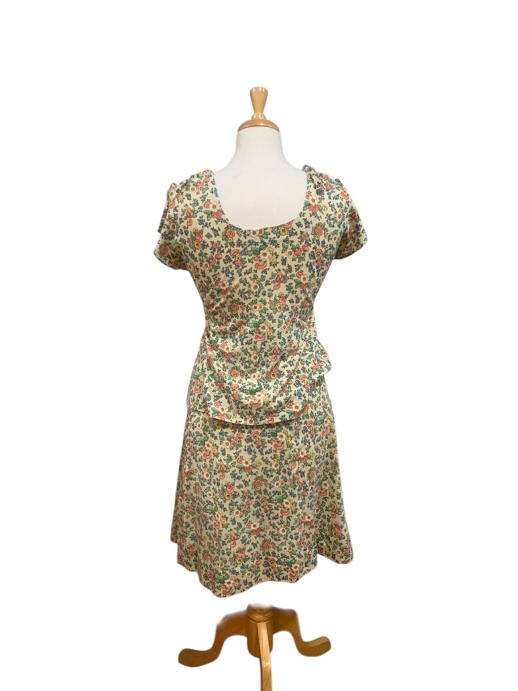 Vntg 70’s Women’s homemade Floral Skirt Set in Beige and Pink size Small