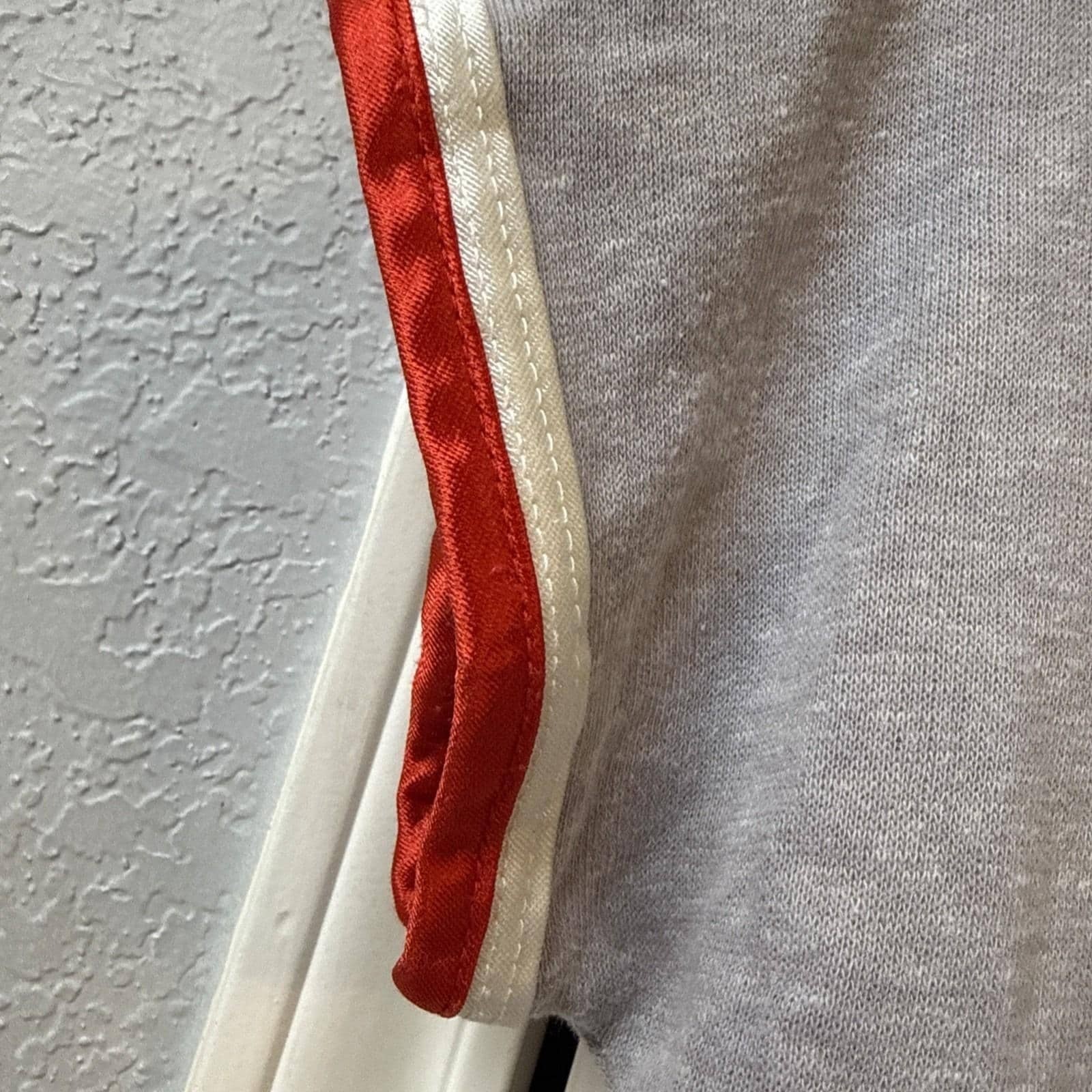 VTG Variety Gray Red Satin Trim Colorblock Retro Short Sleeve Top M