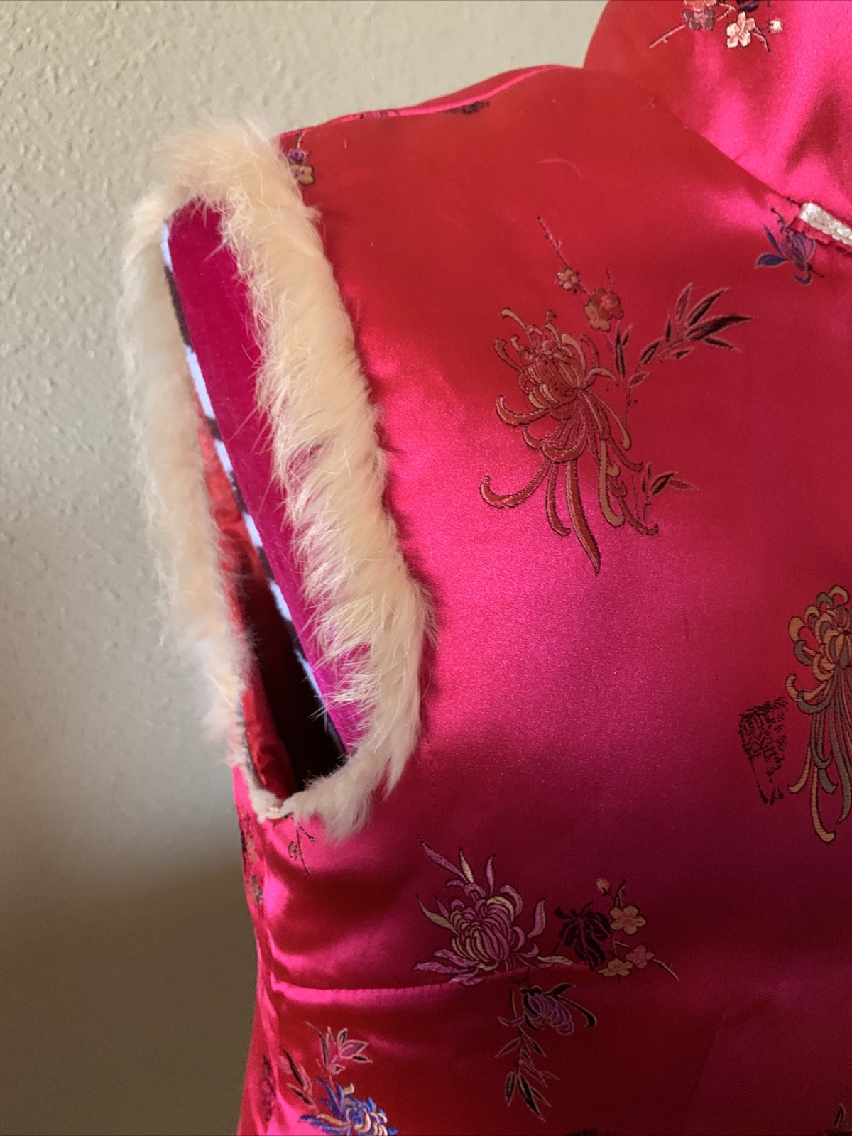 Vintage 70s Asian Ethnic Rabbit Fur Trim Red Satin Vest Boho Hippie Festival L