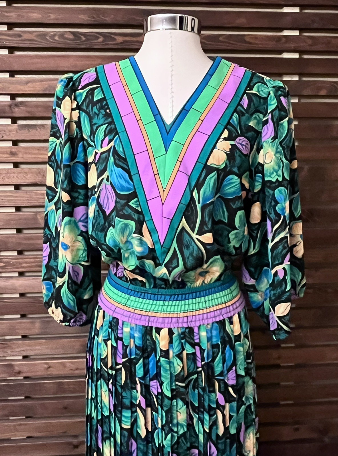 1980s Vintage Black Purple Orange Green Floral 3/4 Sleeve V-Neck Pleated Dress