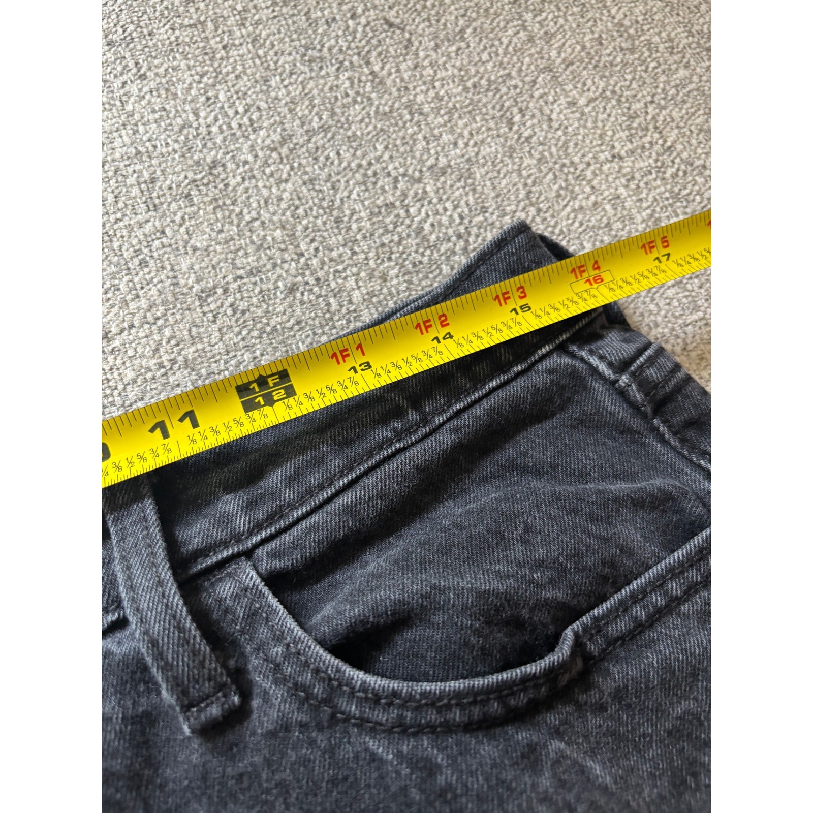 Universal Thread Vintage Straight Distressed Black Jeans Women’s Size 12/31S