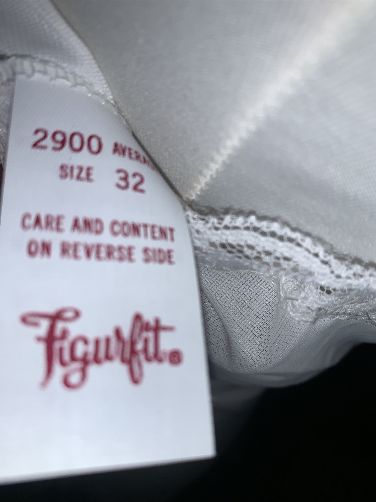 Vintage Dupont Antron III Womens Nylon White Full Slip NWT 32