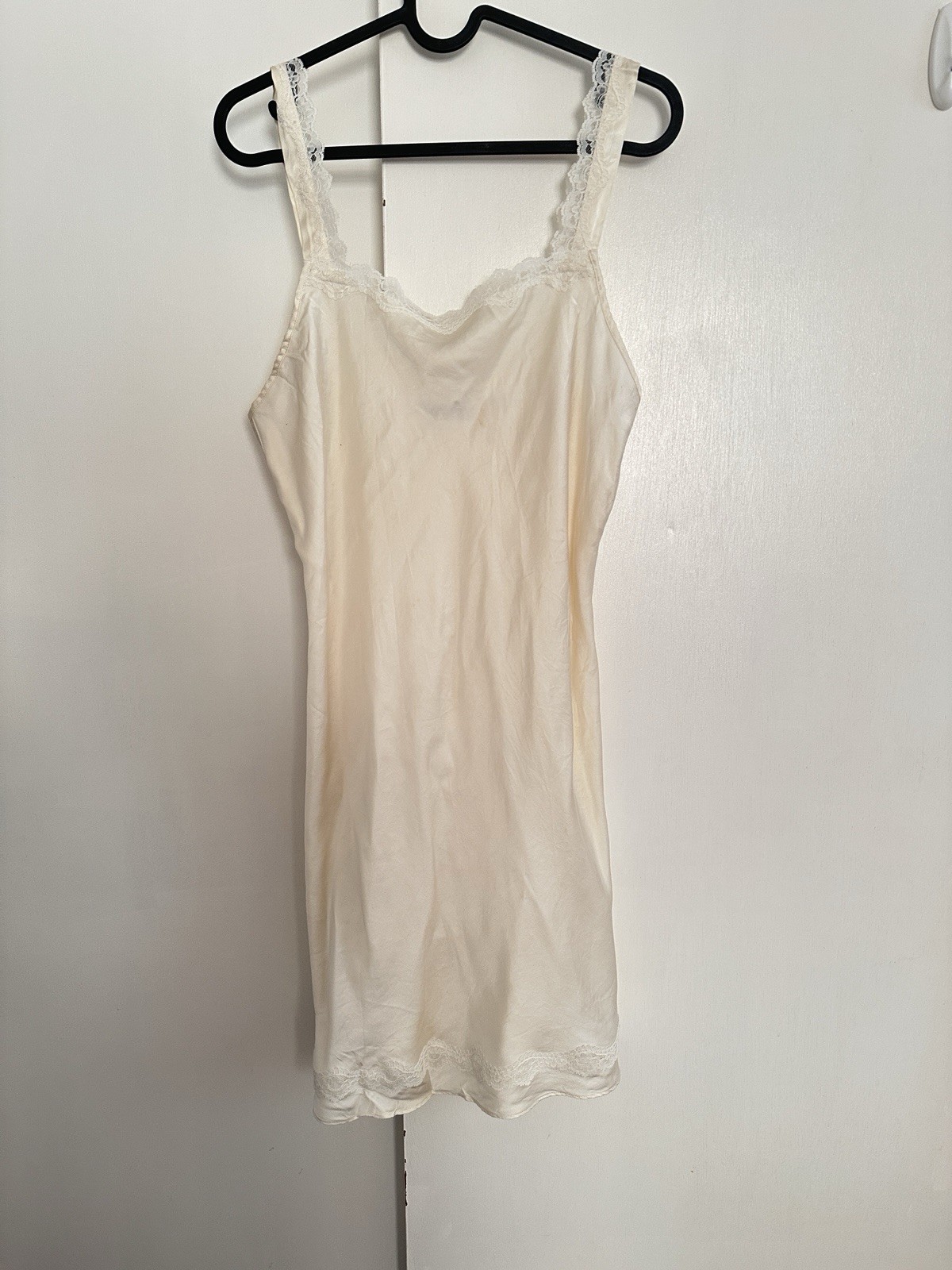 vintage-style Olga nightgown delicate lace trim Sz M 100% Silk