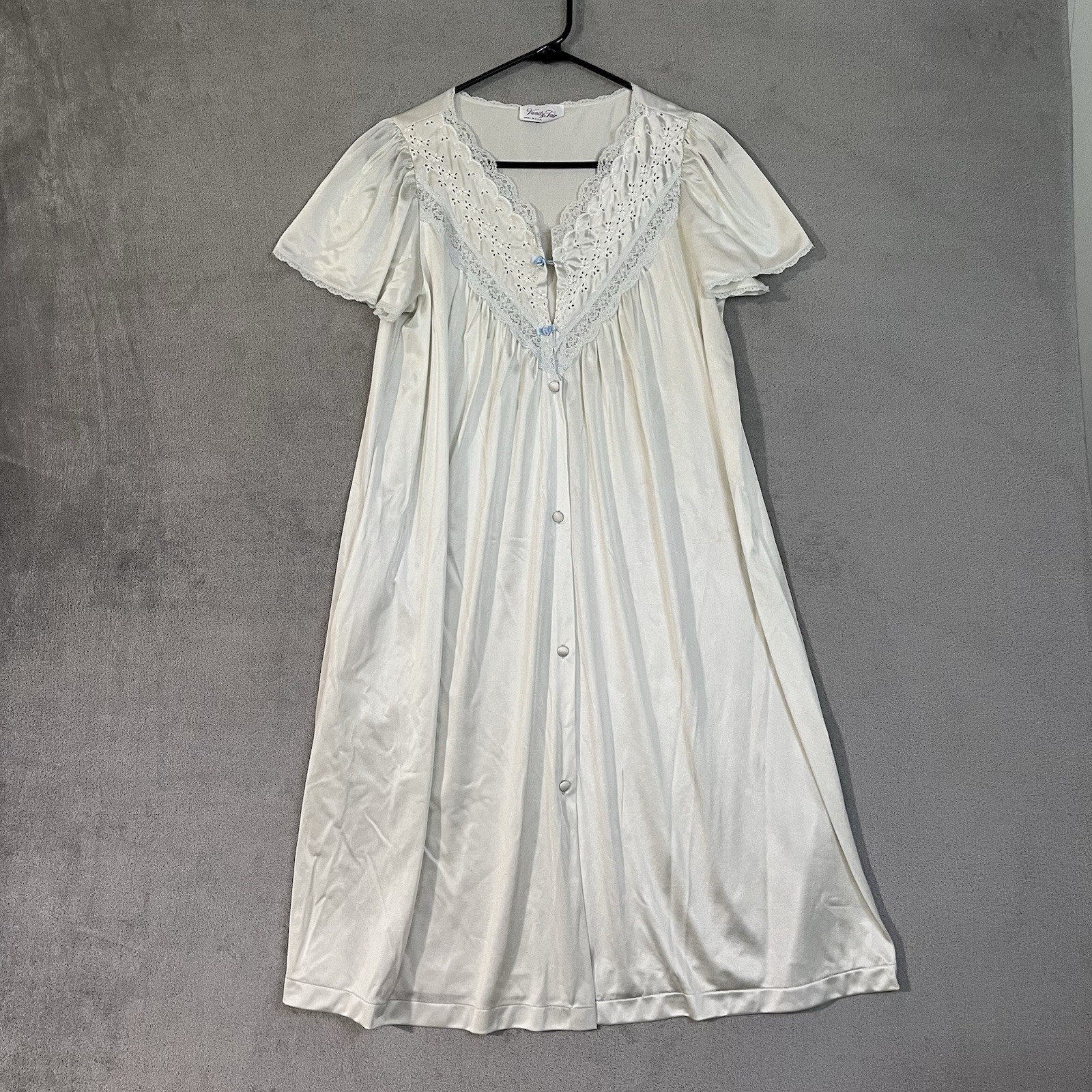 Vtg Vanity Fair Ivory Nylon Nightgown Small Lace Eyelet Button Front Cottagecore